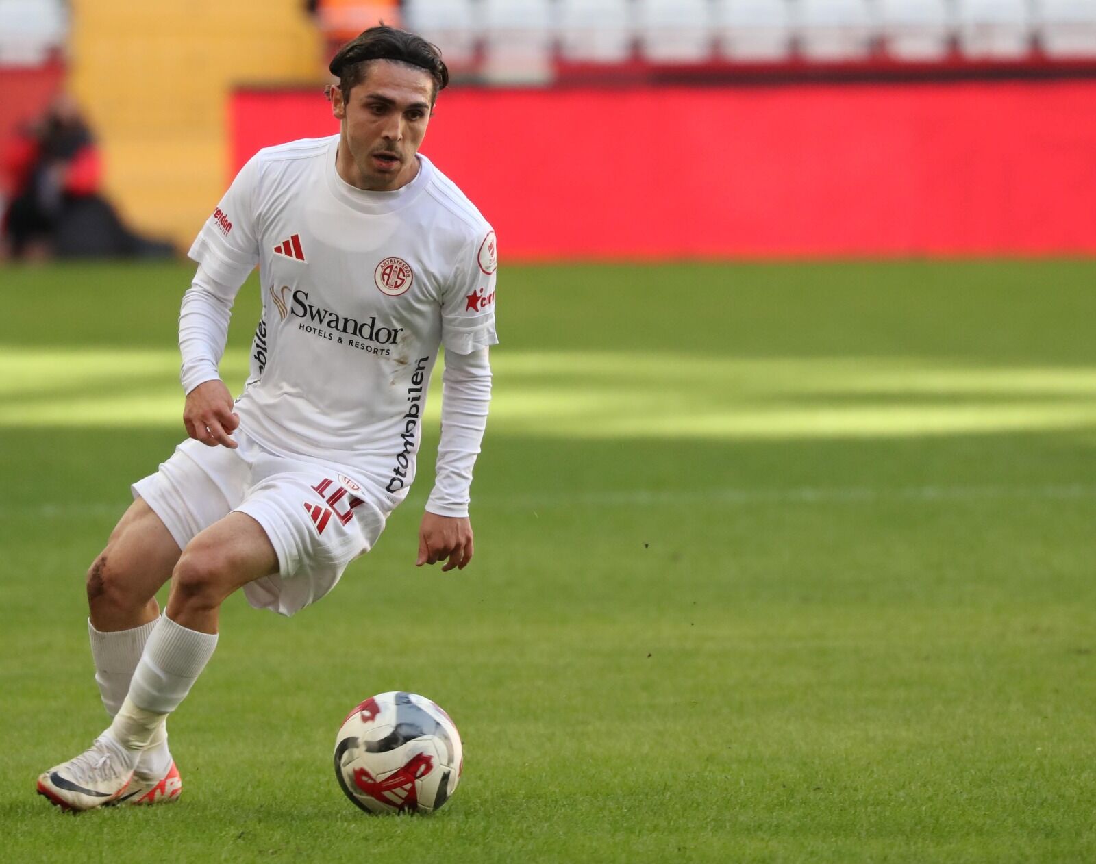 Personel Maaşı Ödeyemeyen Antalyaspor 1 Asiste 35 Milyon Tl Ödedi (5)