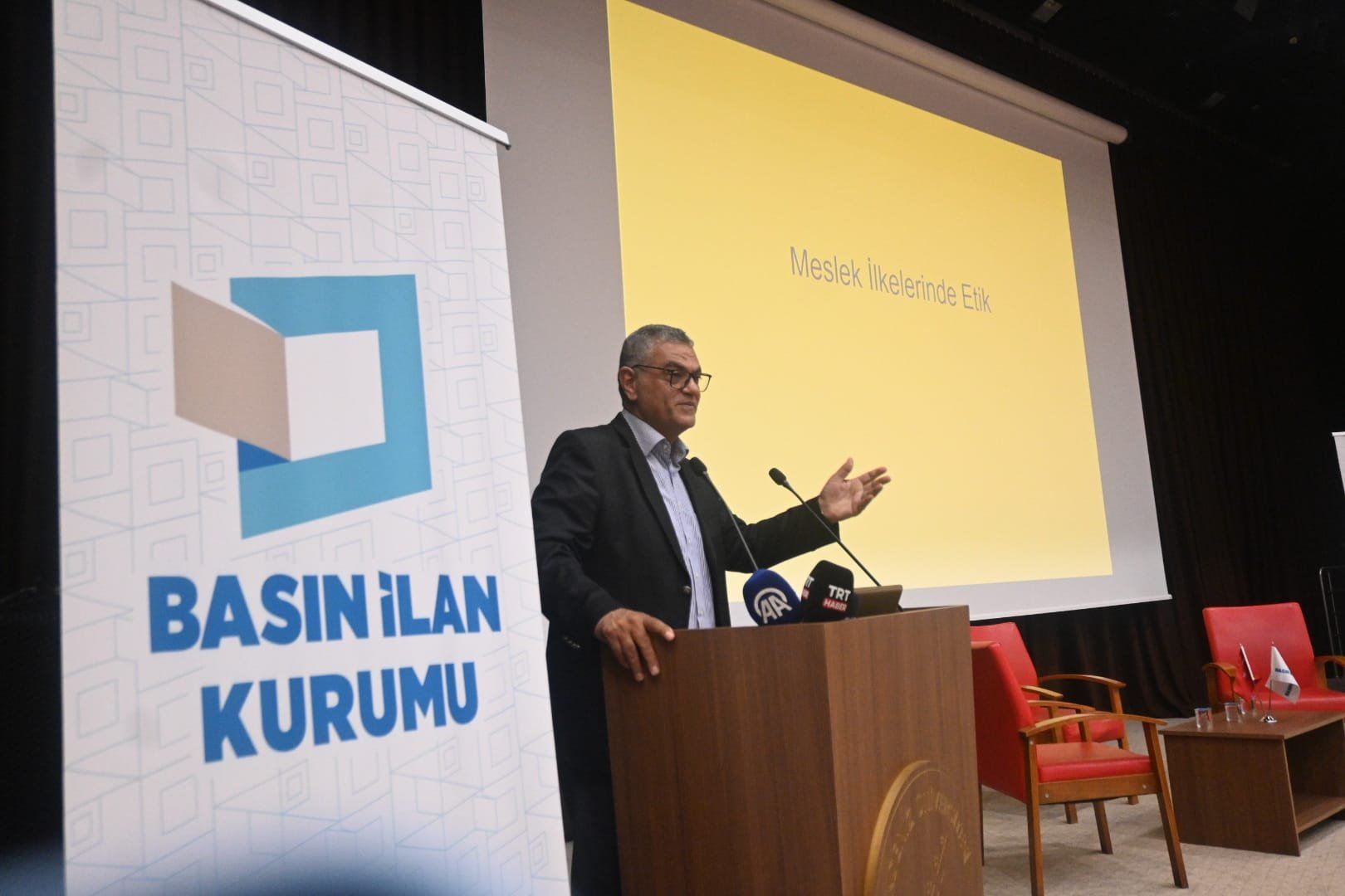Prof Dr Sekerden Gazetecilik Etigi Uyarisi (2)