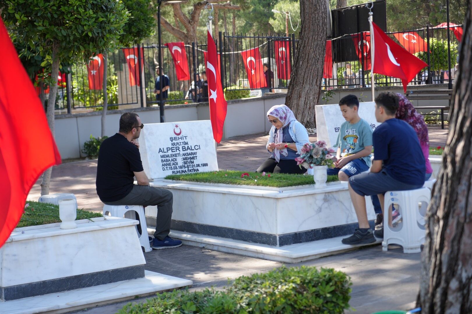 Şehit Babası Evladının Kabri Başında 30 Sene Geçti Ama Kolay Geçmedi (2)