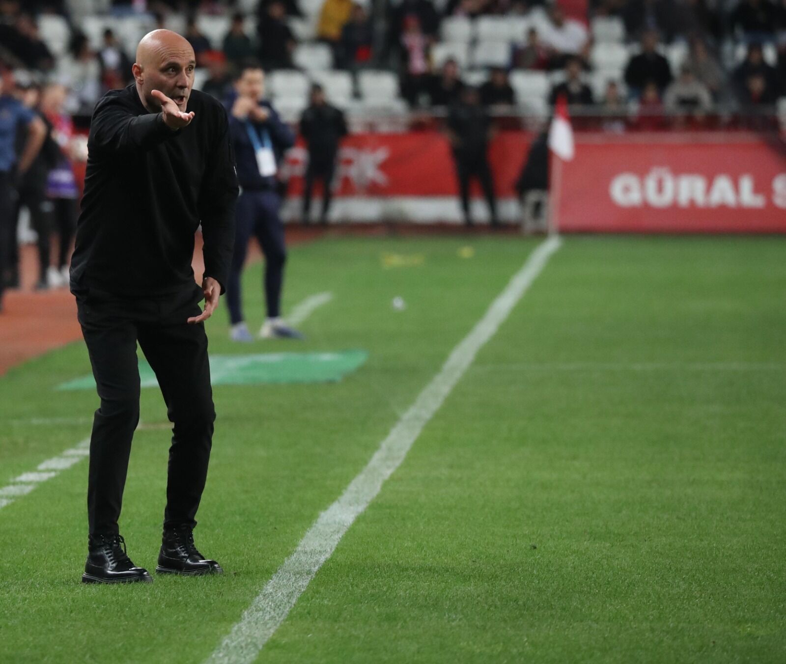 Teknik Adam Enflasyonu Antalya Futbolunu Bitirdi (2)