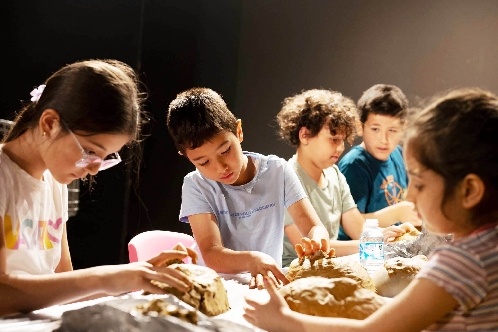 Tiyatro Festivalinde Renkli Sanat Atölyeleri (2)
