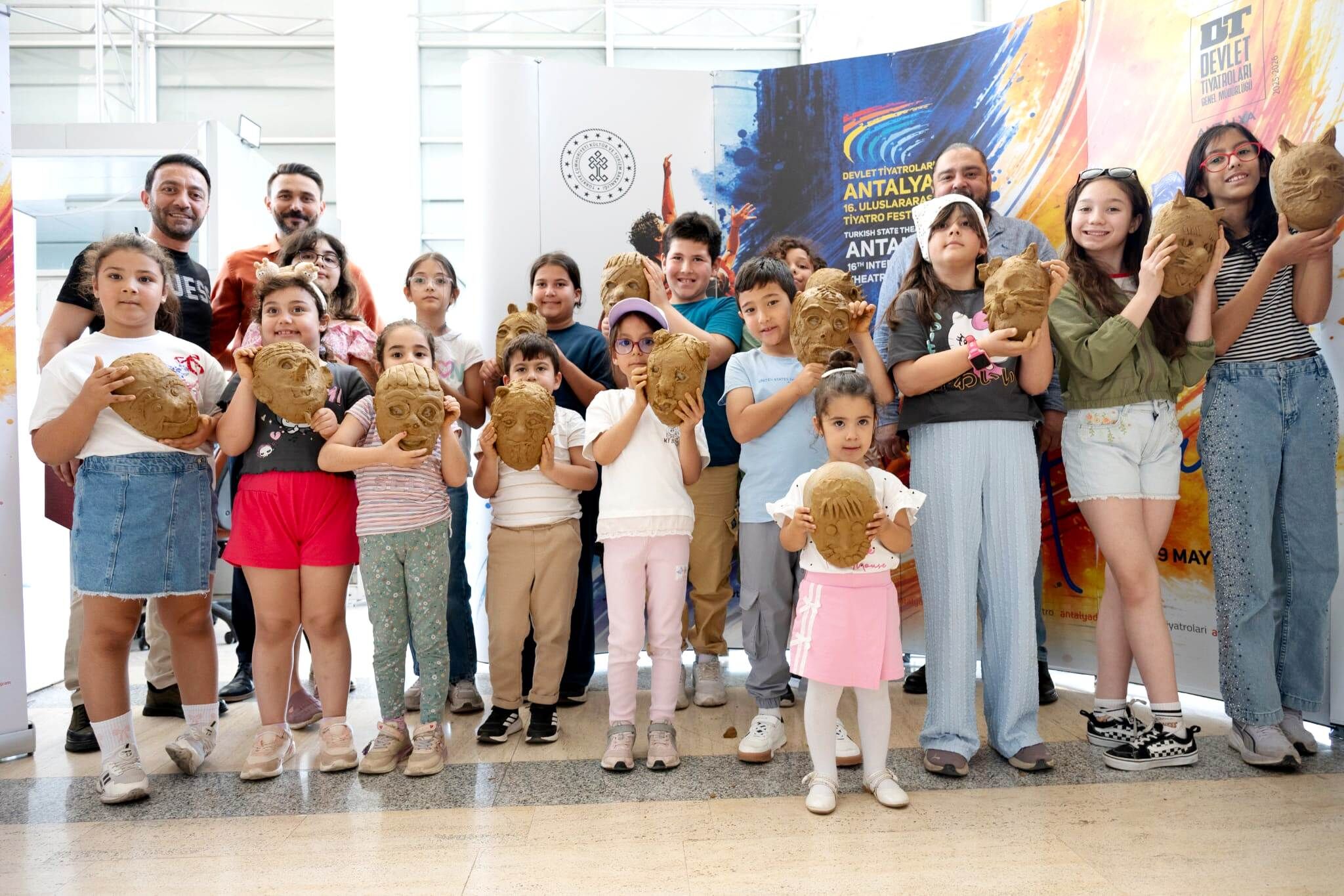 Tiyatro Festivalinde Renkli Sanat Atölyeleri (7)
