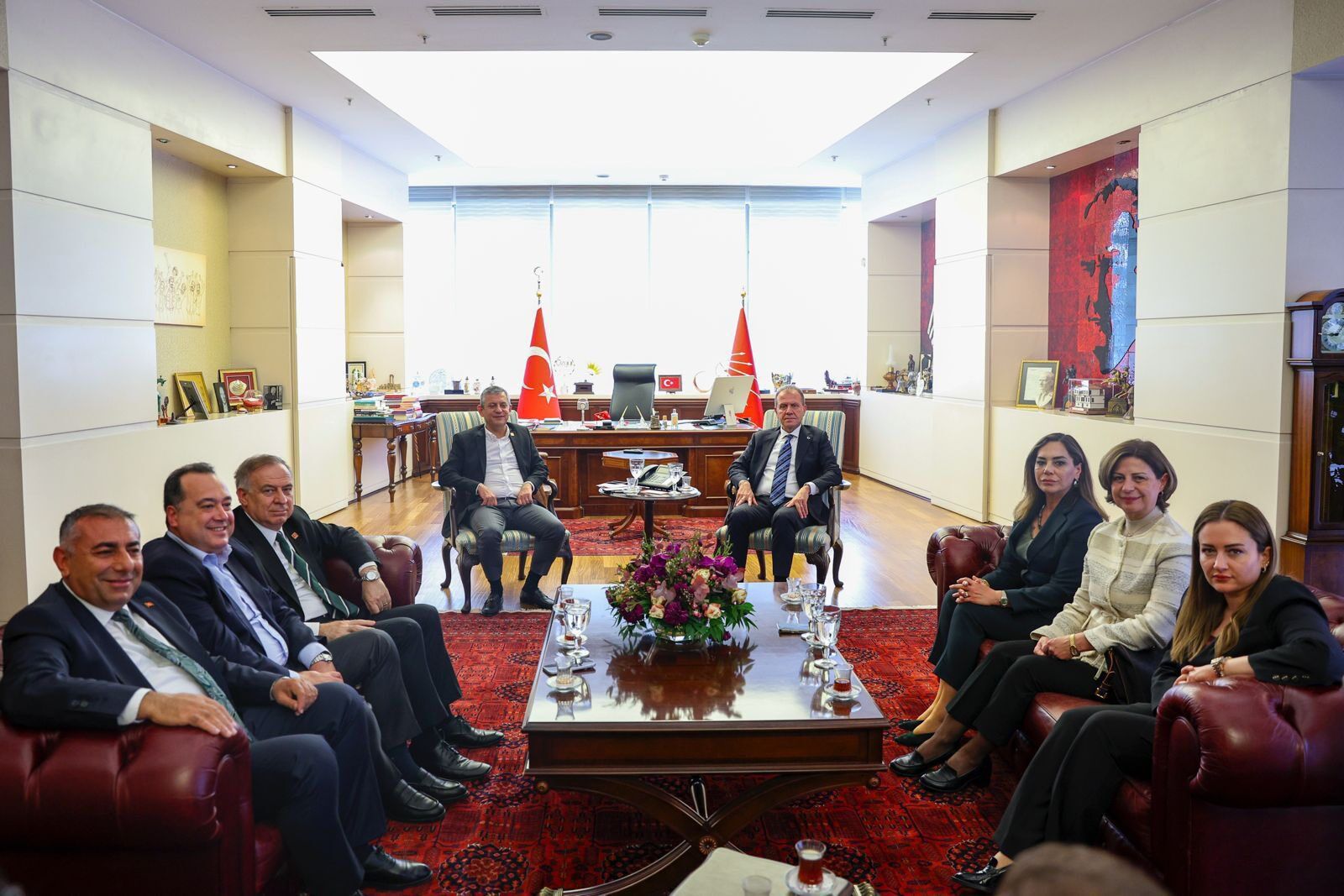 Vekil Ozdemirden Ozgur Ozelle Kritik Gorusme (4)