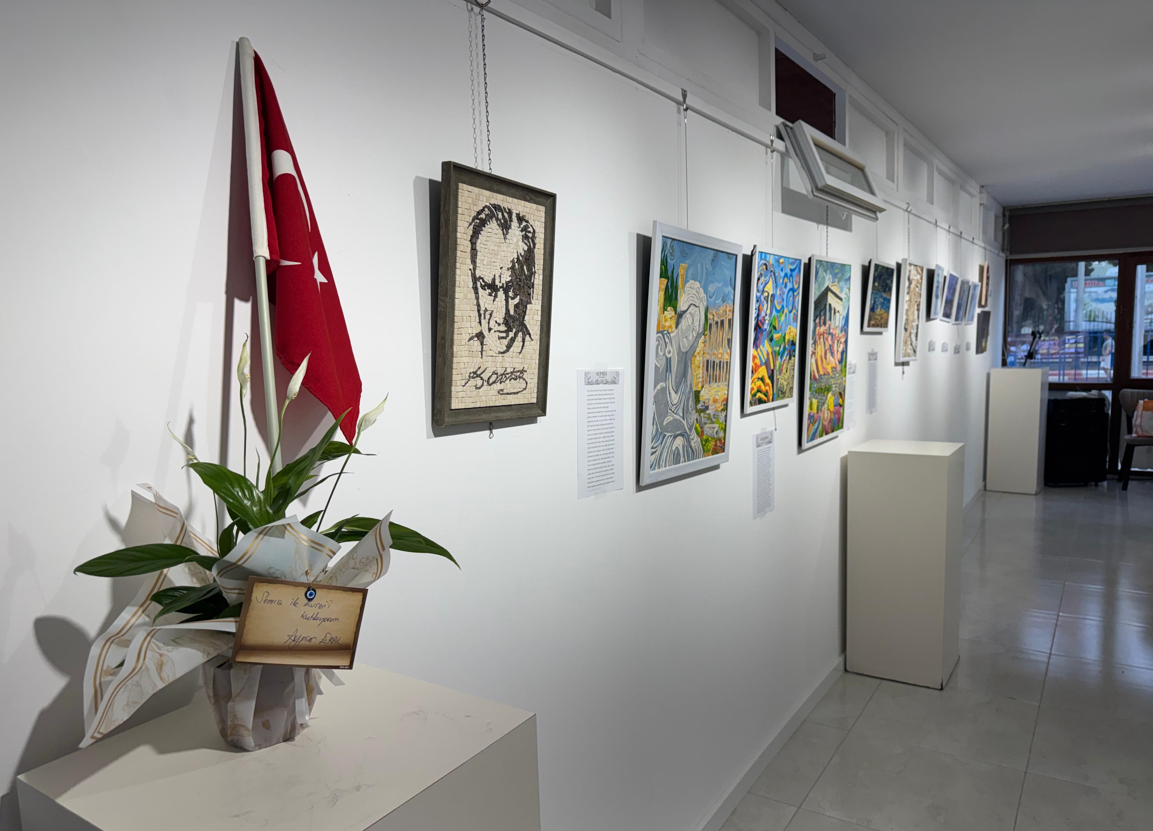 Yörük Kızın Kırmızı Sanat Penceresi Sergisi Açıldı (6)