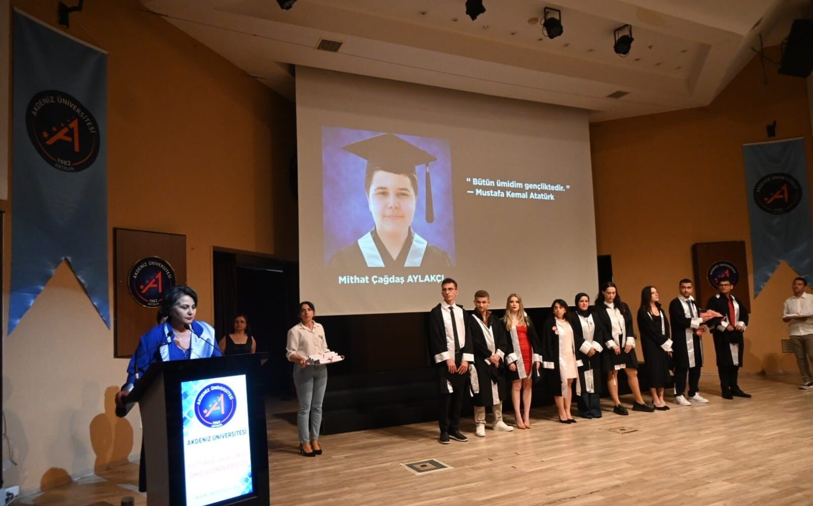 1Akdeniz Üniversitesi’nde Yanlışı Protesto Eden Öğrencilere Diploma Resti (1)