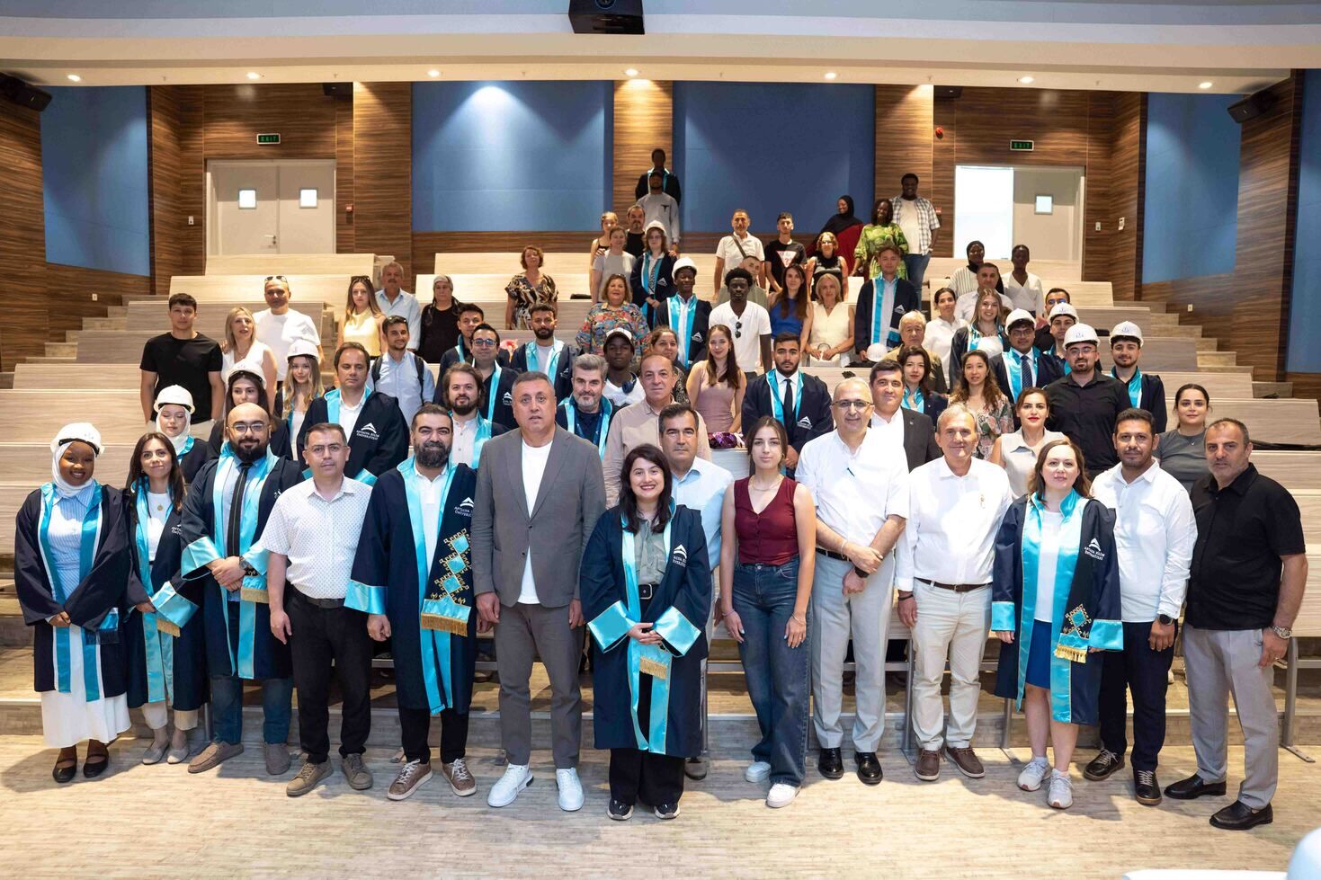 Akdeniz Üniversitesi’nin Genç Mühendisleri Mezun Oldu (2)