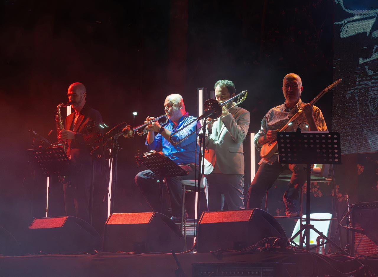 Antalya Akra Caz Festivali’nde Kenan Doğulu Rüzgârı Esti (6)