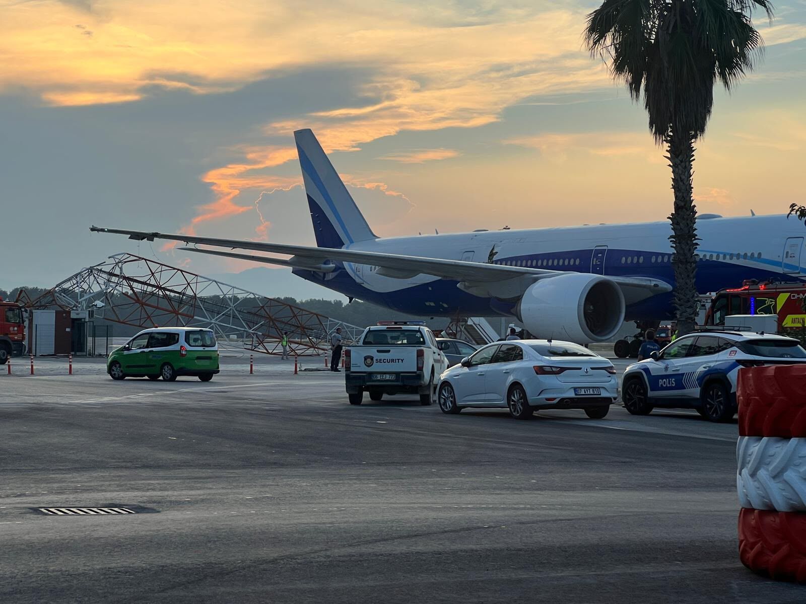 Antalya Havalimaninda Thy Ucagi Kaza Yapti (3)