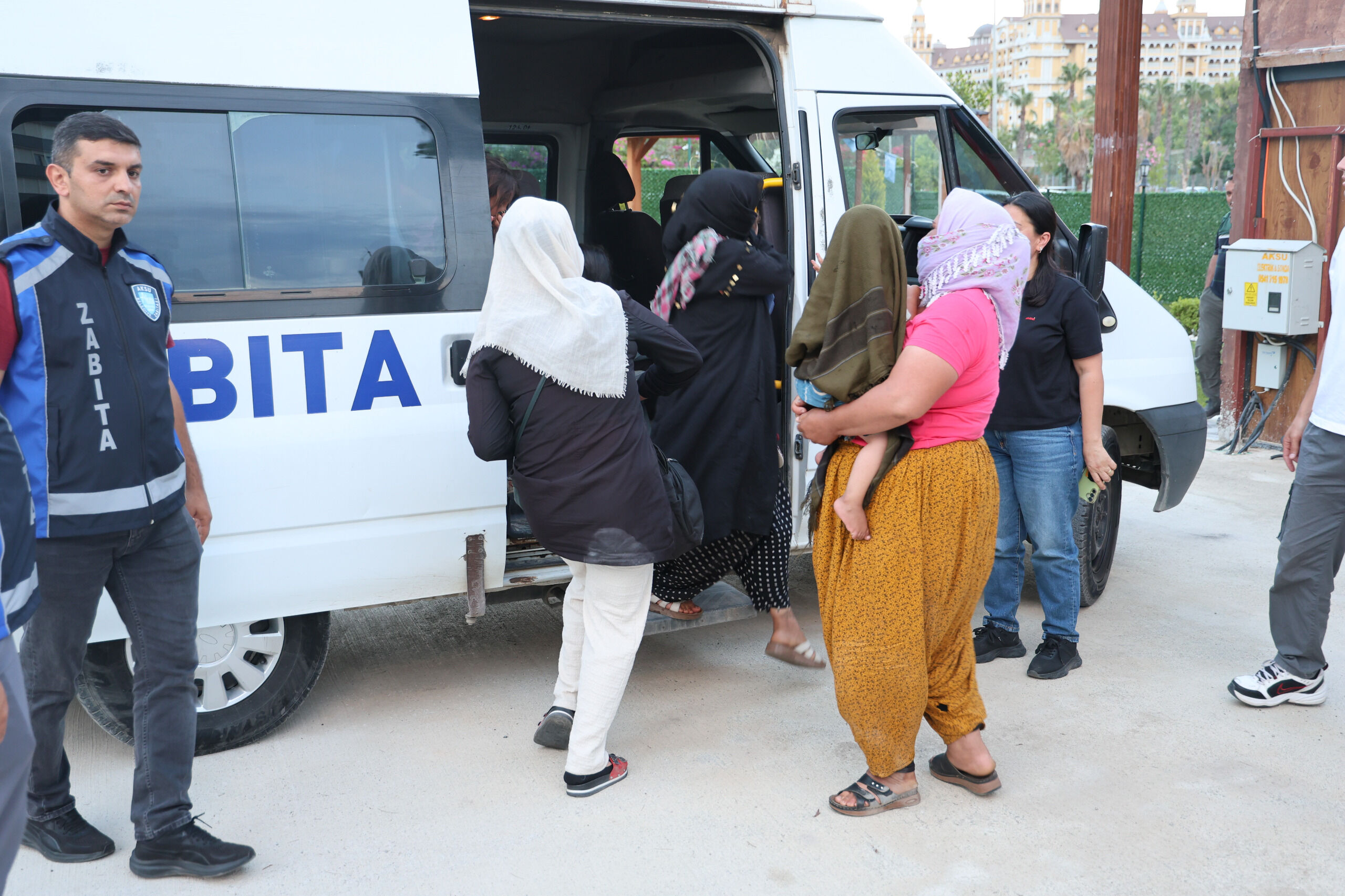 Antalya’da Belediye Dilenciler Için Düğmeye Bastı (3)