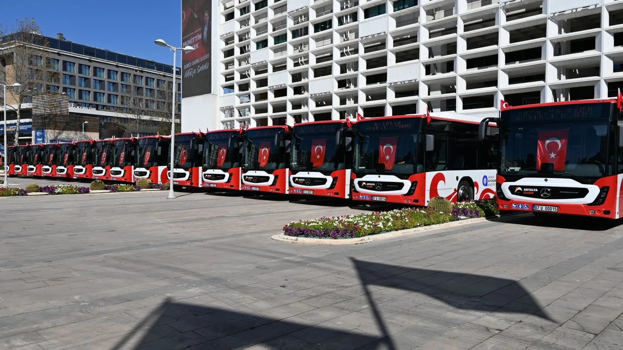 Antalya’da Halk Otobüslerde Klima Krizi (1)