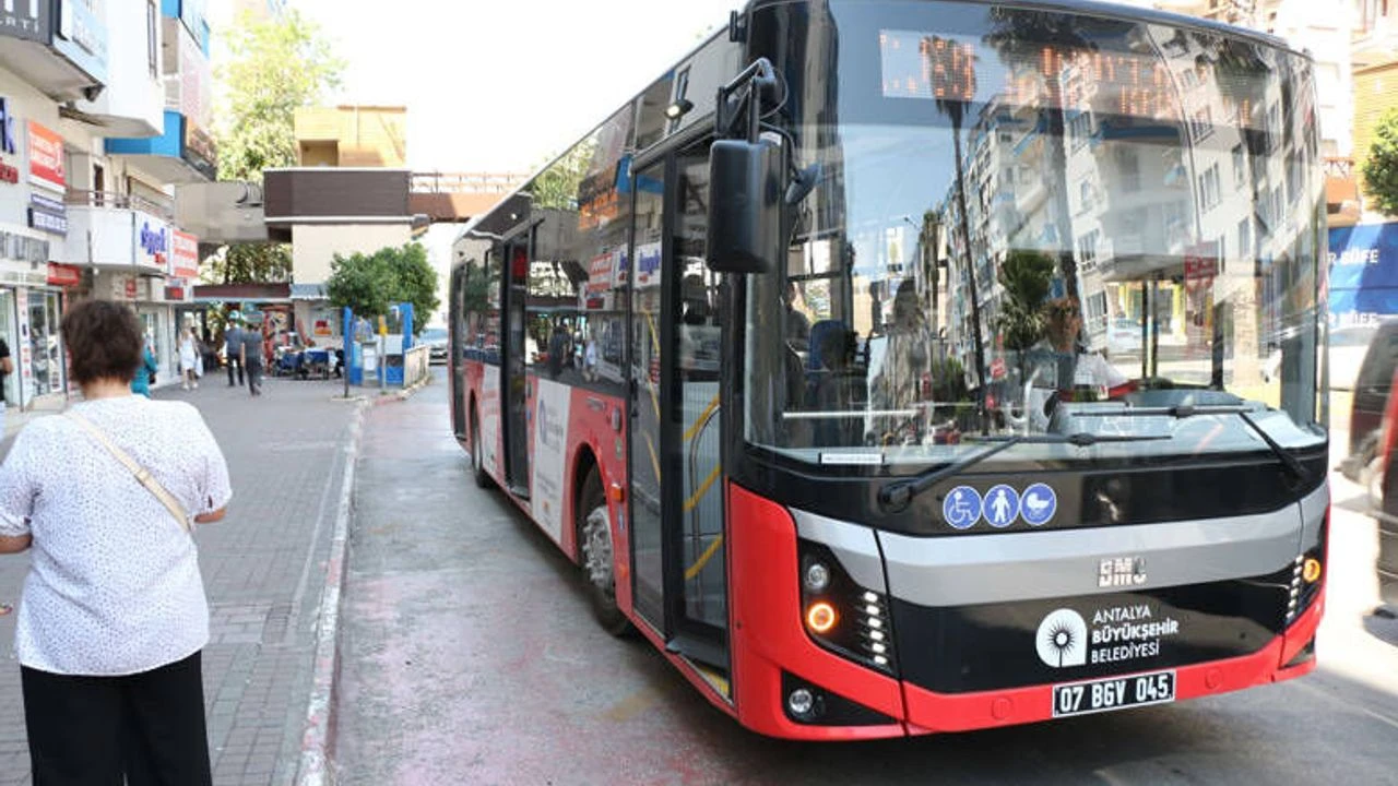 Antalya’da Halk Otobüslerde Klima Krizi (3)