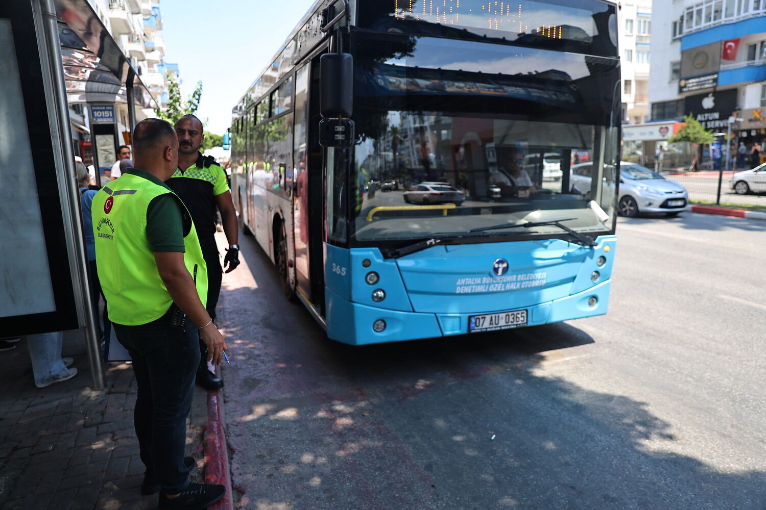 Antalya’da Halk Otobüsleri Inceleme Altına Alındı (2)
