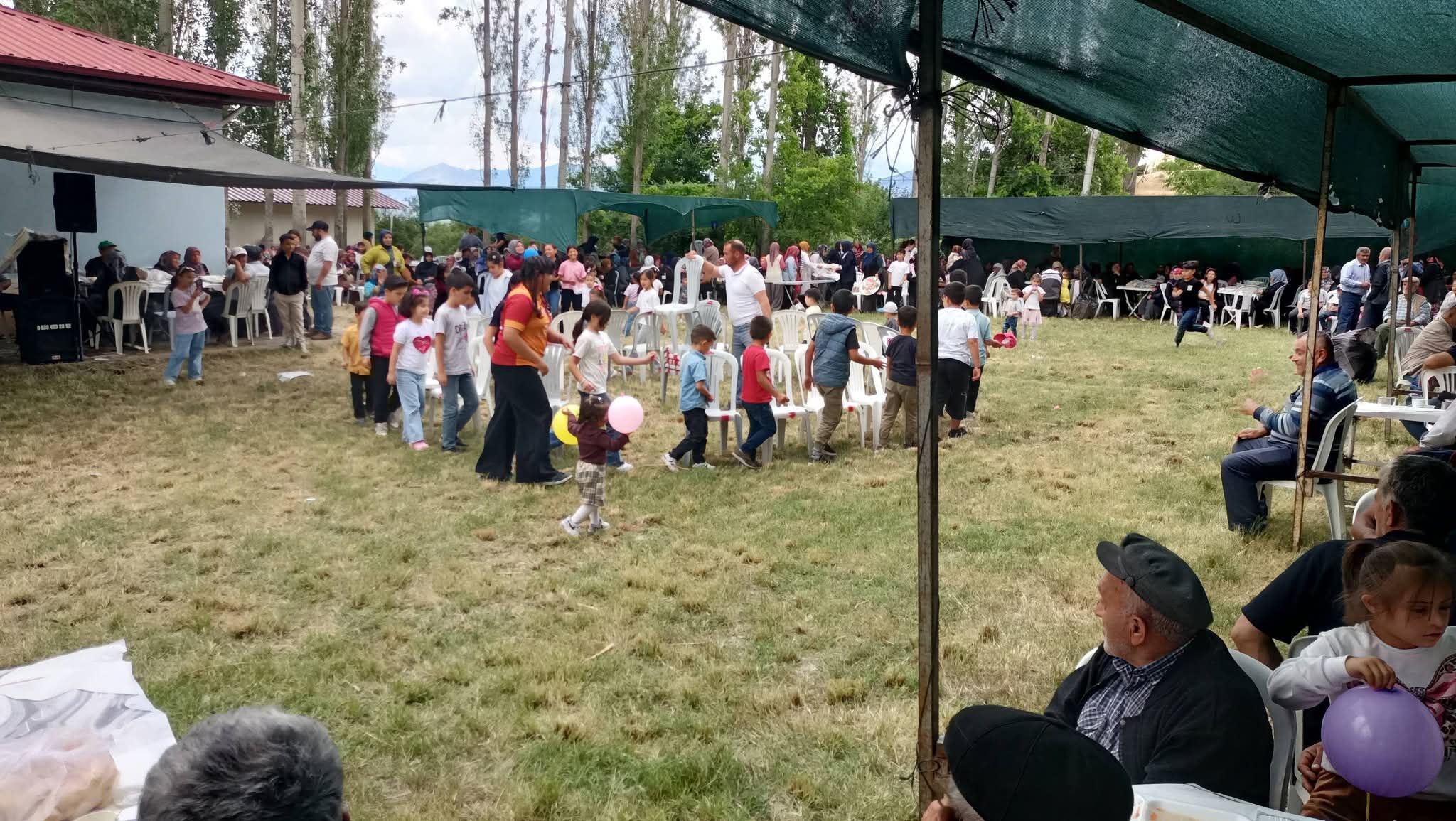 Antalya’da Hıdırellez Şenliği! Vatandaşlar Baharın Gelişini Kutladı (2)