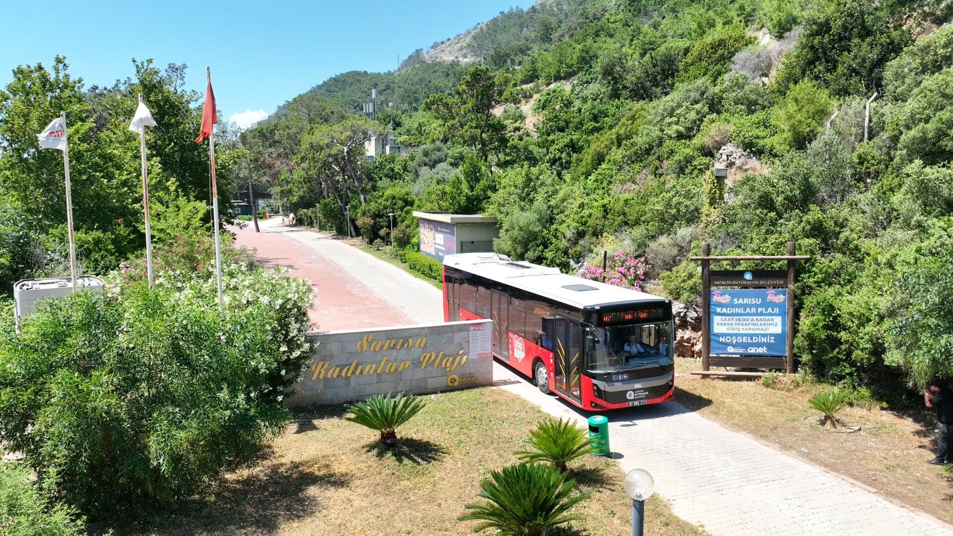 Antalya’da Kadınlar Sahile Kolay Ve Ücretsiz Ulaşabilecek (1)-1