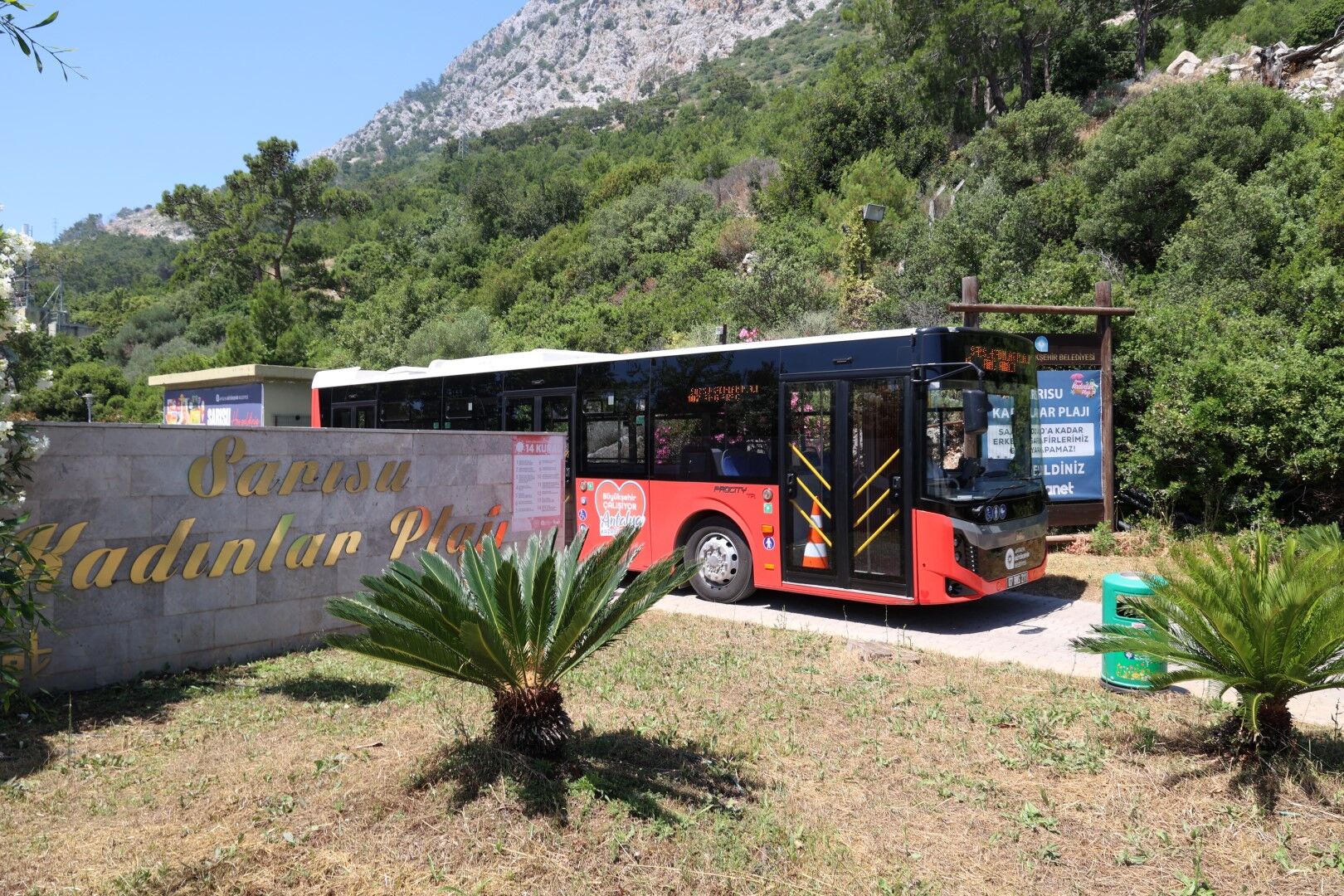 Antalya’da Kadınlar Sahile Kolay Ve Ücretsiz Ulaşabilecek (4)