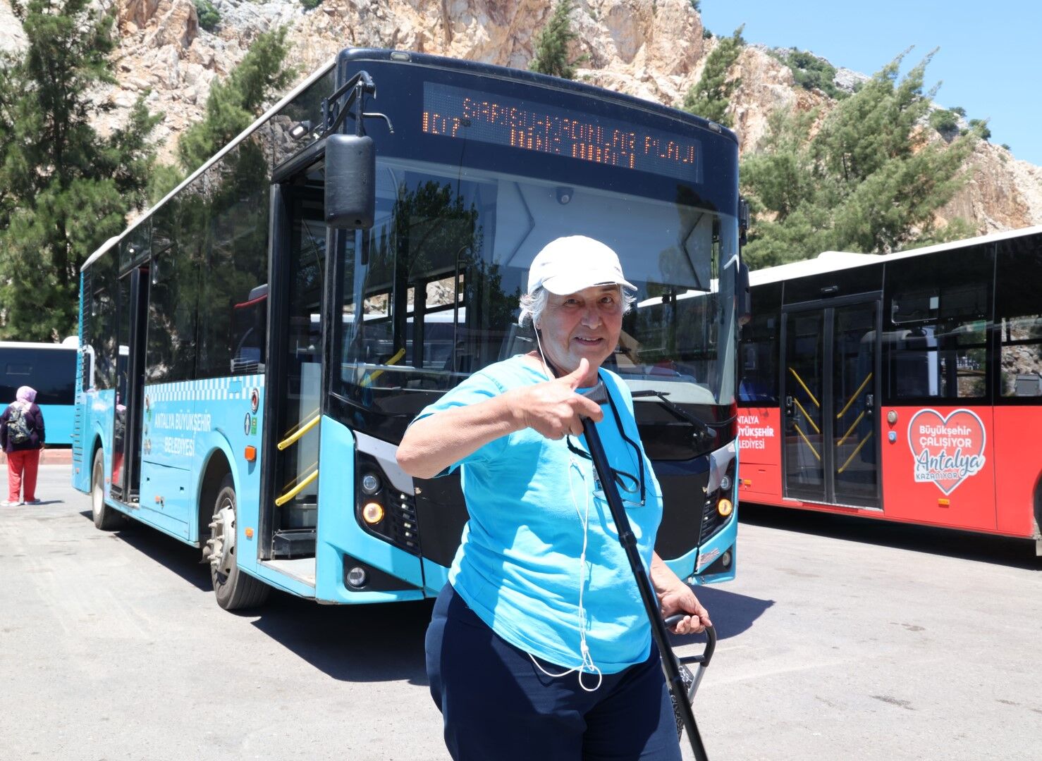 Antalya’da Kadınlar Sahile Kolay Ve Ücretsiz Ulaşabilecek (5)