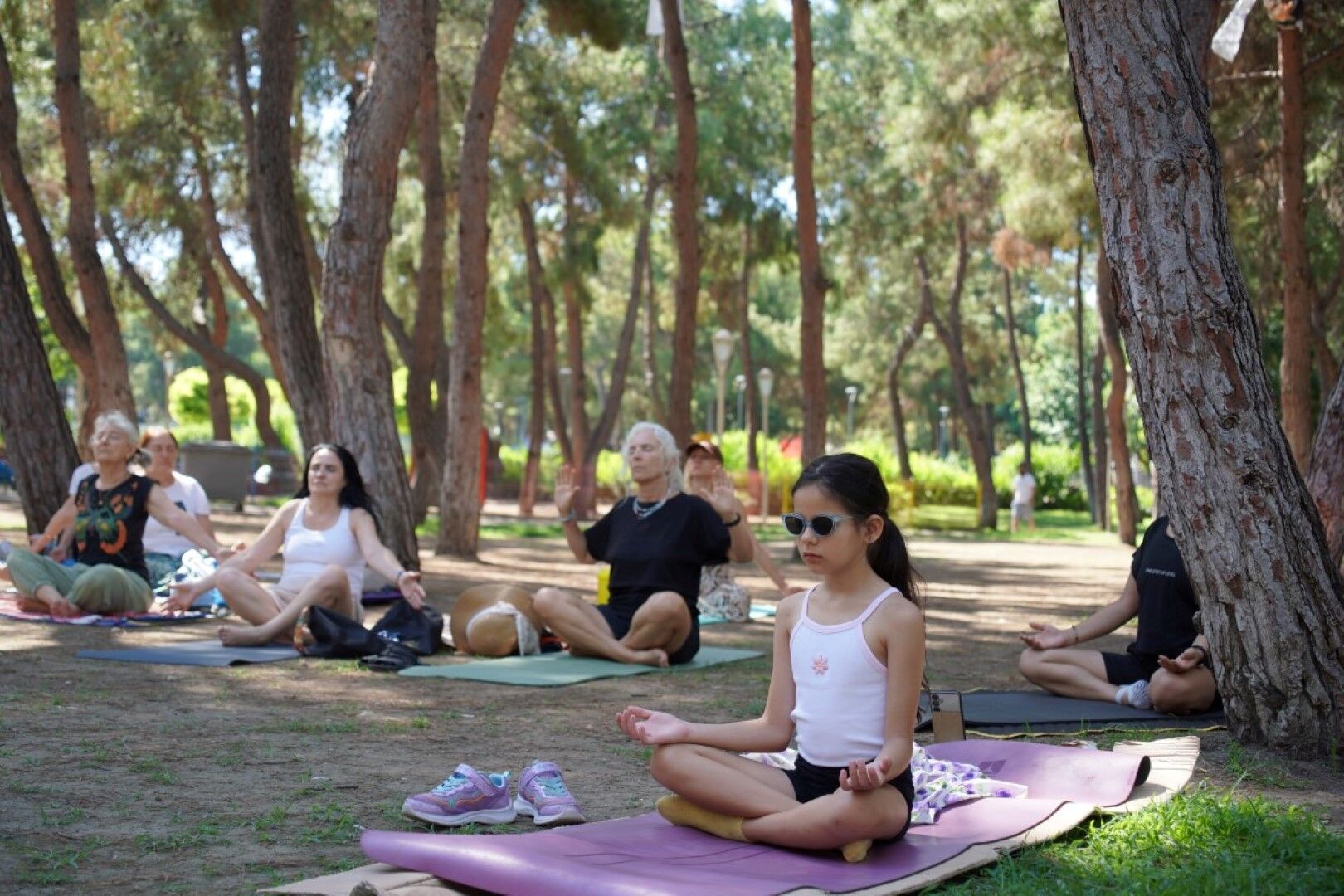 Antalya’da Kahkahalar Eşliğinde Yoga Yaptılar (1)