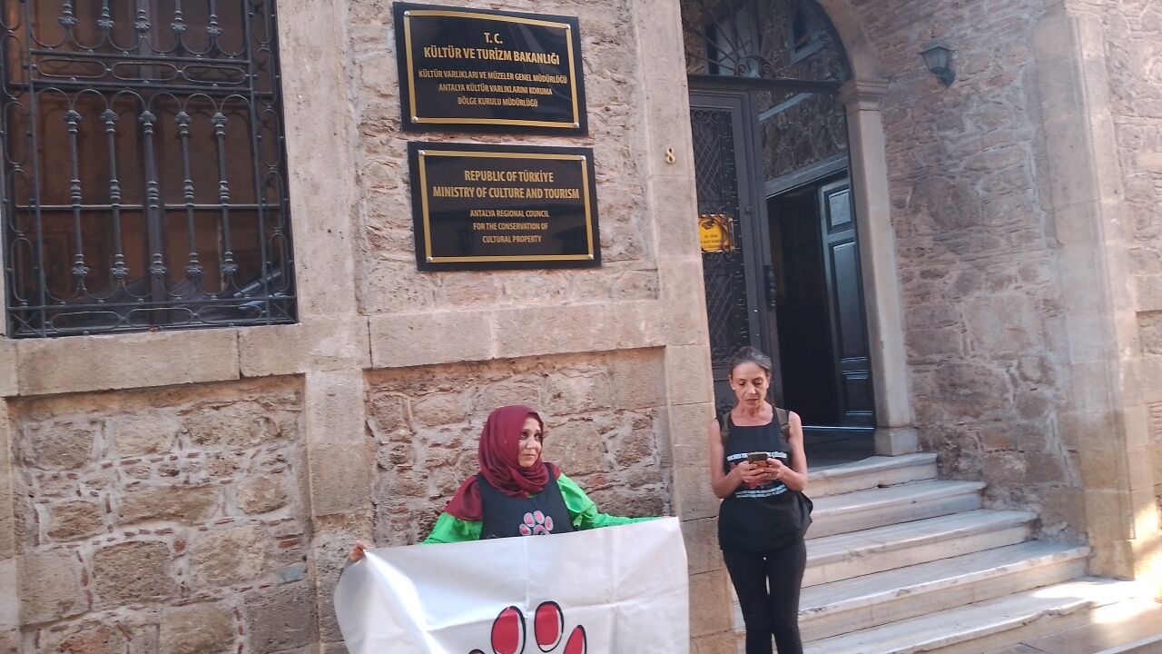 Antalyada Kuslarin Yasam Hakki Icin Cagri Yapildi (2)