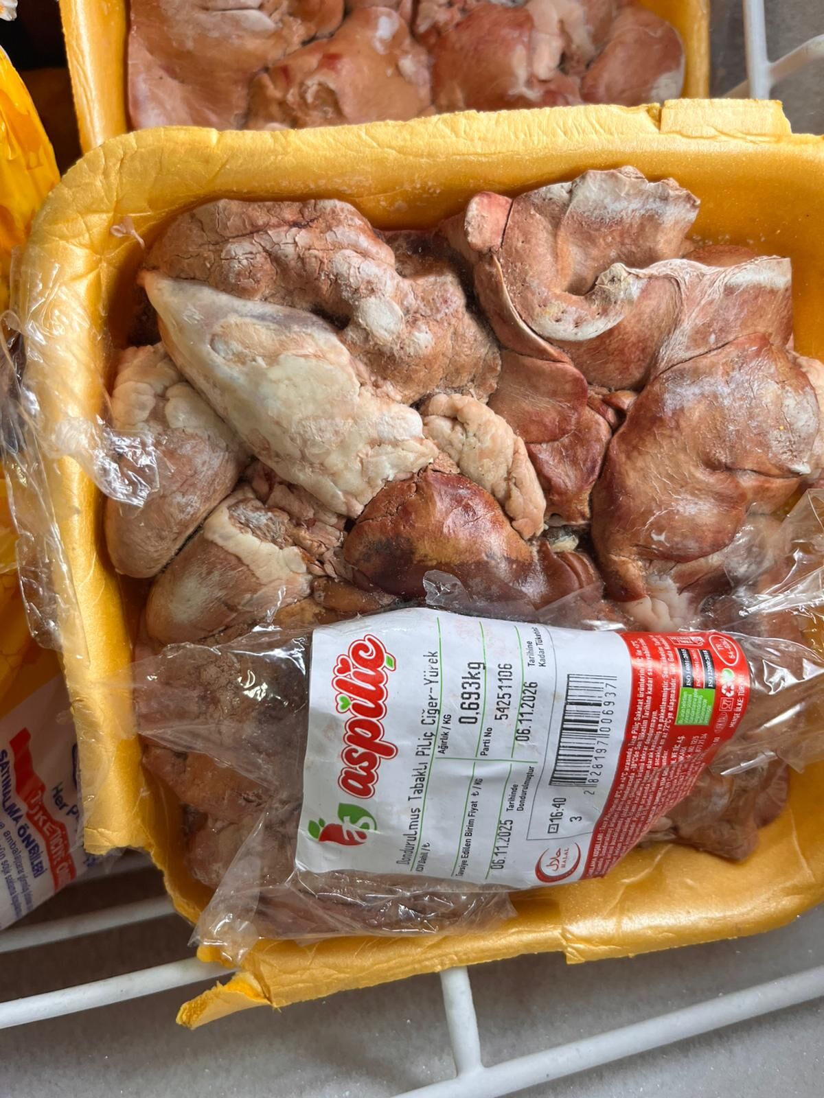 Antalya’da Market Skandalı! Raflarda Bozuk Et İddiası Tepki Çekti (2)