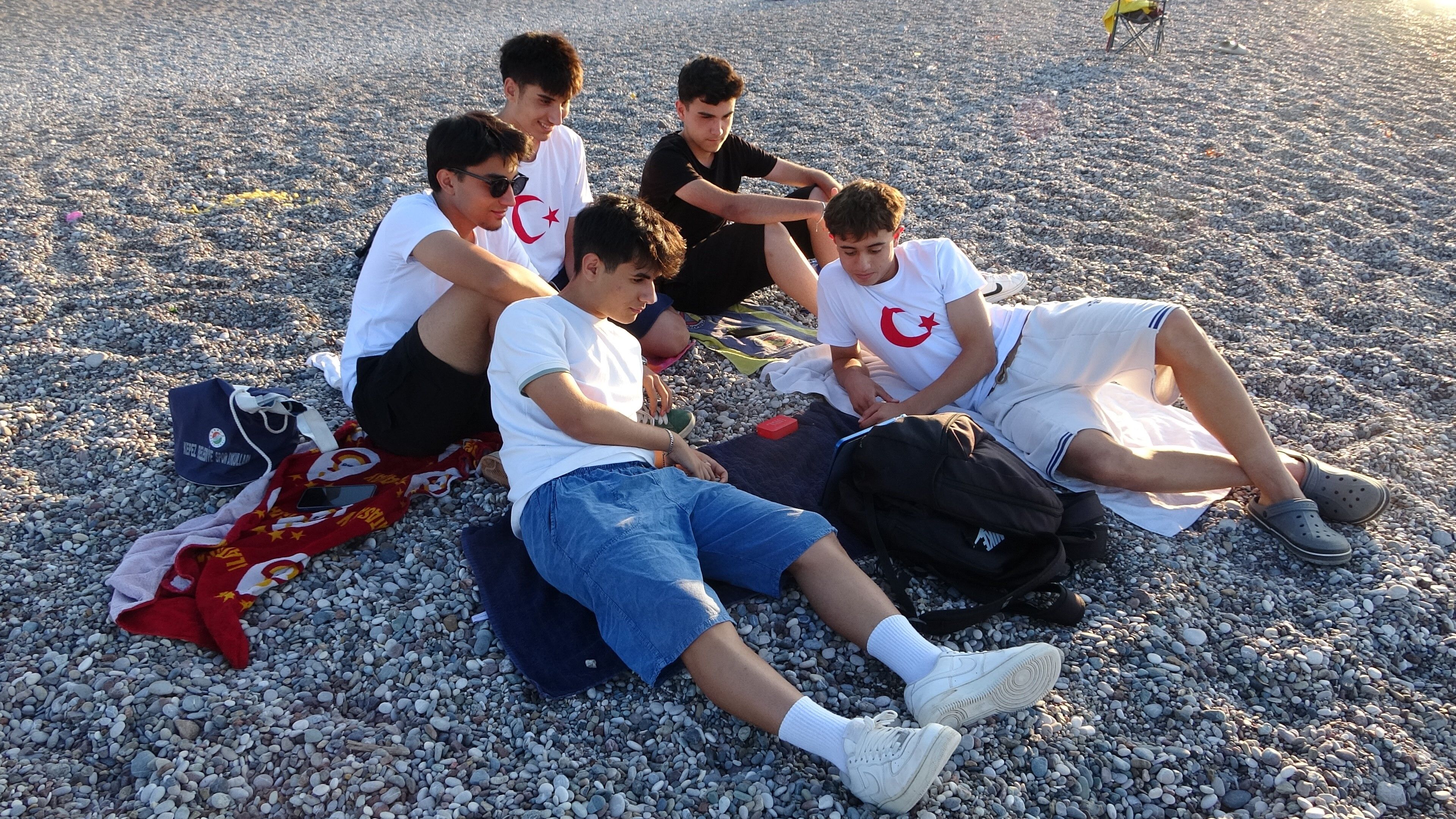 Antalya’da Milli Maç Heyecanı Konyaaltı Sahili'ne Taşındı (2)