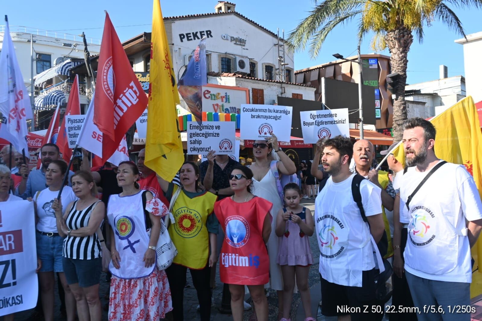 Antalyada Ogretmenler Hak Mucadeleleri Icin Meydanlara Cikti (1)