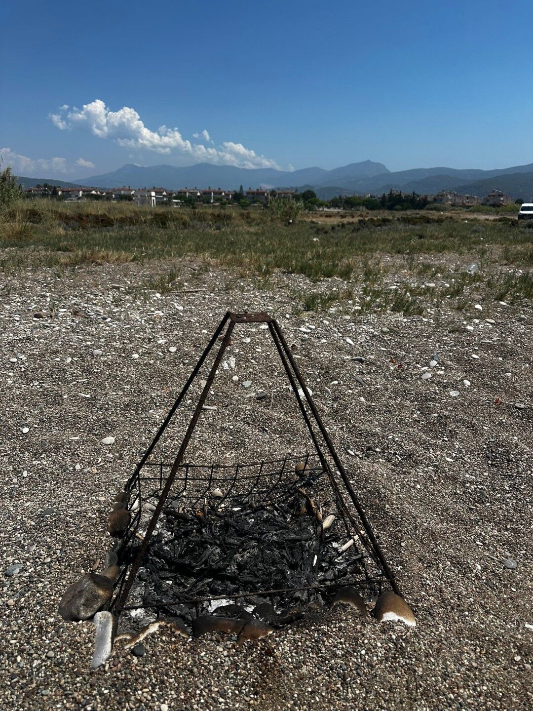 Antalya’da Rezalet! Yuvaları Ateşe Verdiler (2)