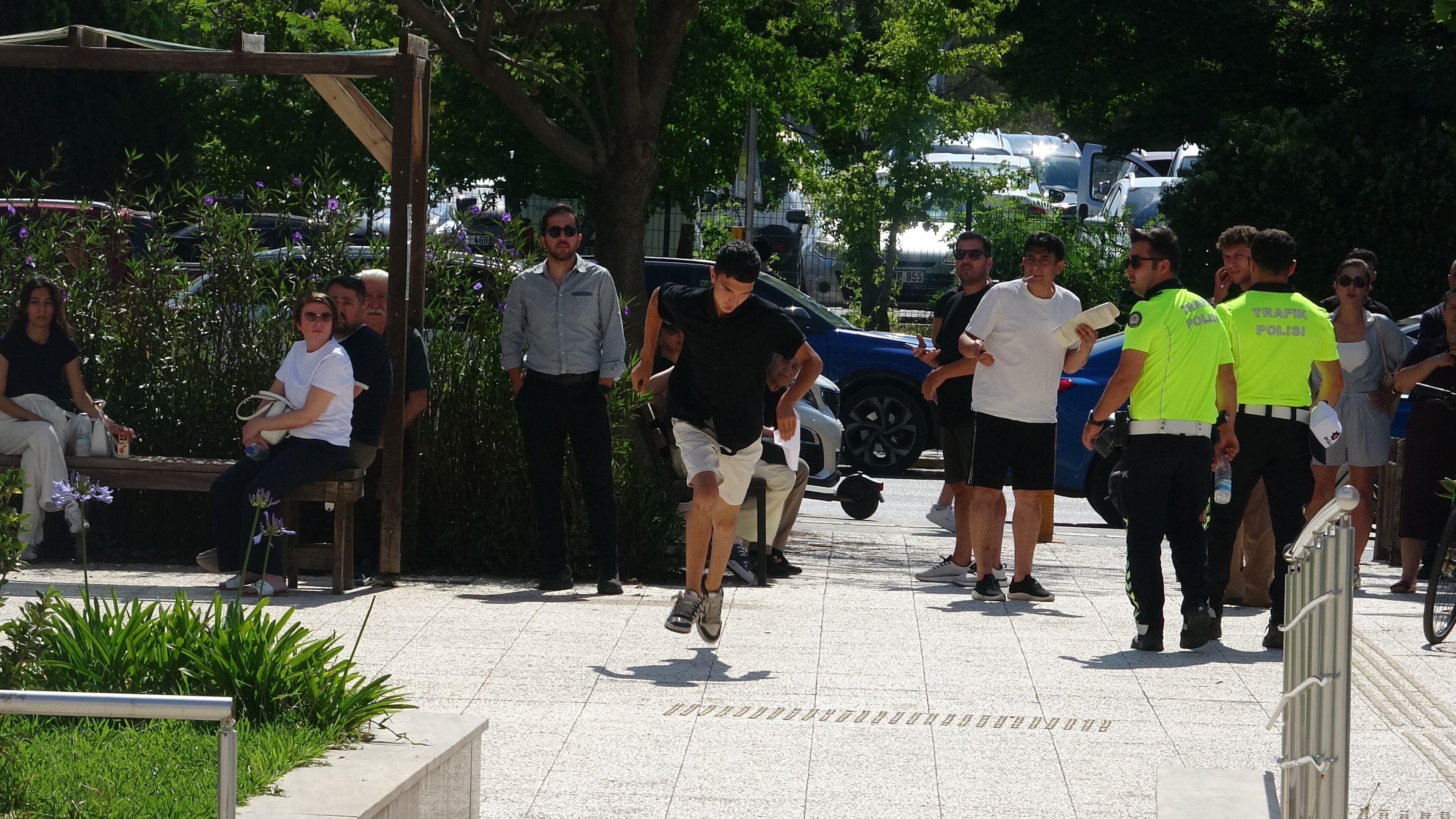 Antalya’da Sınavı Saniyelerle Kaçırdı, Denemedik Kapı Bırakmadı (1)