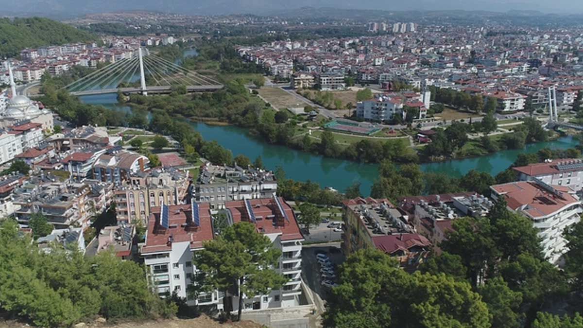 Antalya’daki Bu Yön Tabelaları Işlevini Yitirdi (2)