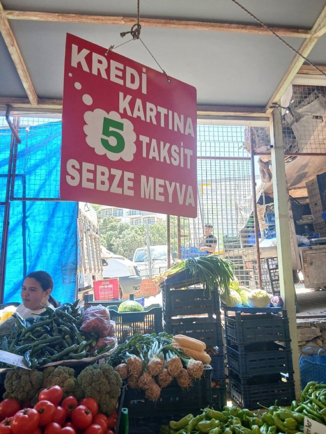 Antalya’daki Pazarlarda Meyve, Sebzeler Taksitle Satılmaya Başlandı-1