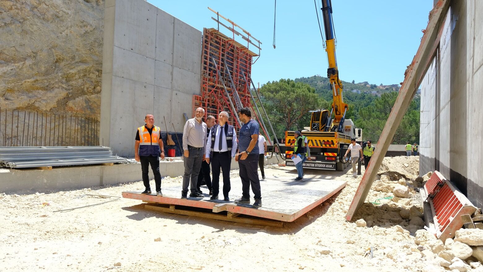Antalya’nın 54 Mahallesinde 1 Milyar 800 Milyonluk Çalışma (2)