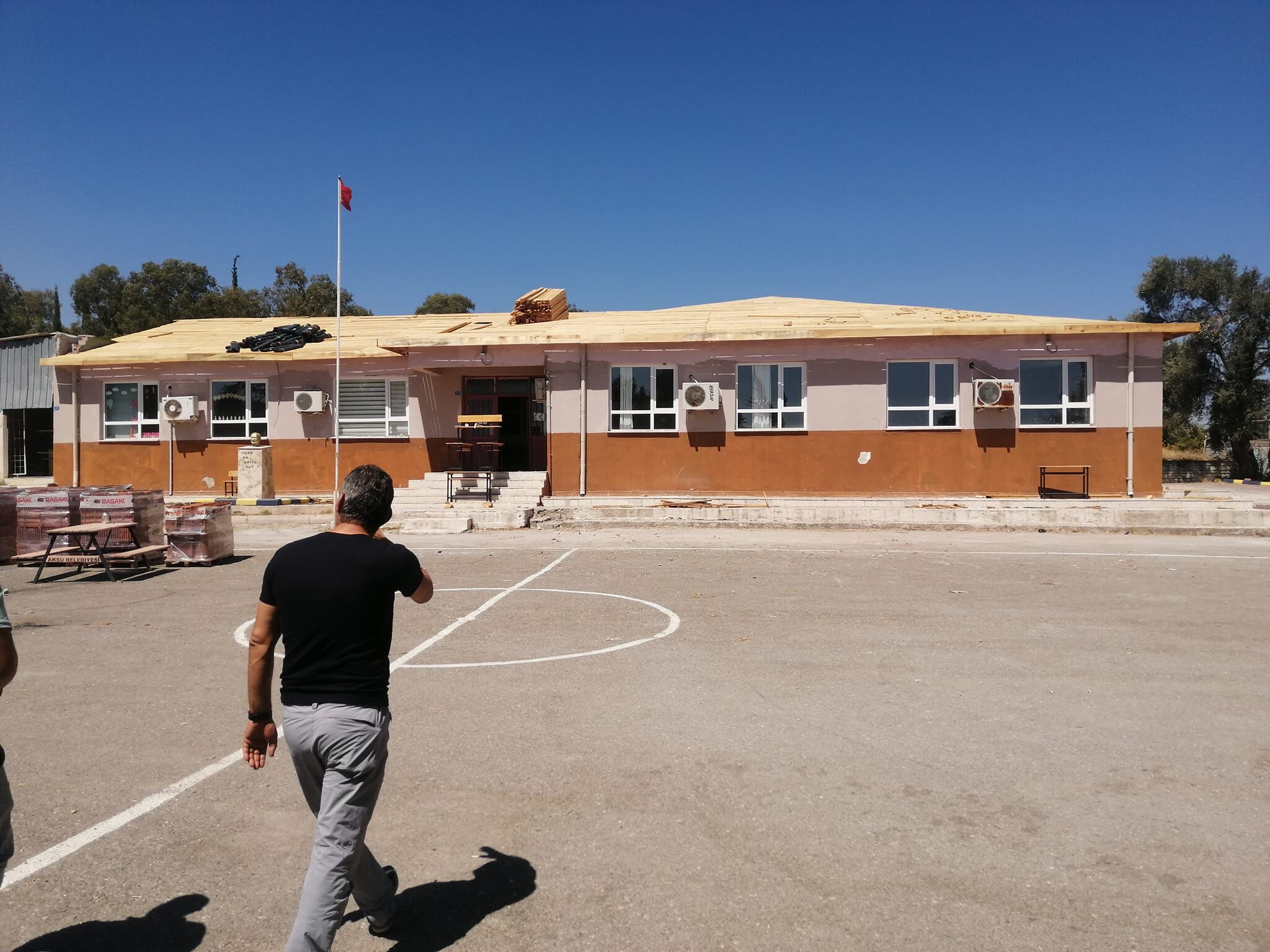 Antalya’nın Bu Okulunda Neler Oluyor Okulu Basıp Tehdit Savurdu Iddiası (3)