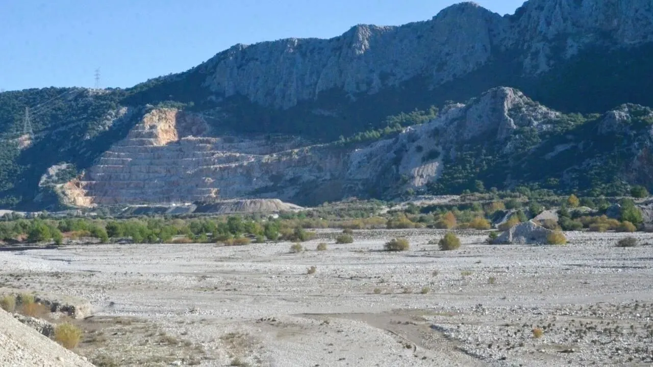 Antalya’nın Dünyaca Ünlü Sahili Için Kötü Haber! Antalya’da Denize Girilemeyecek (2)-1