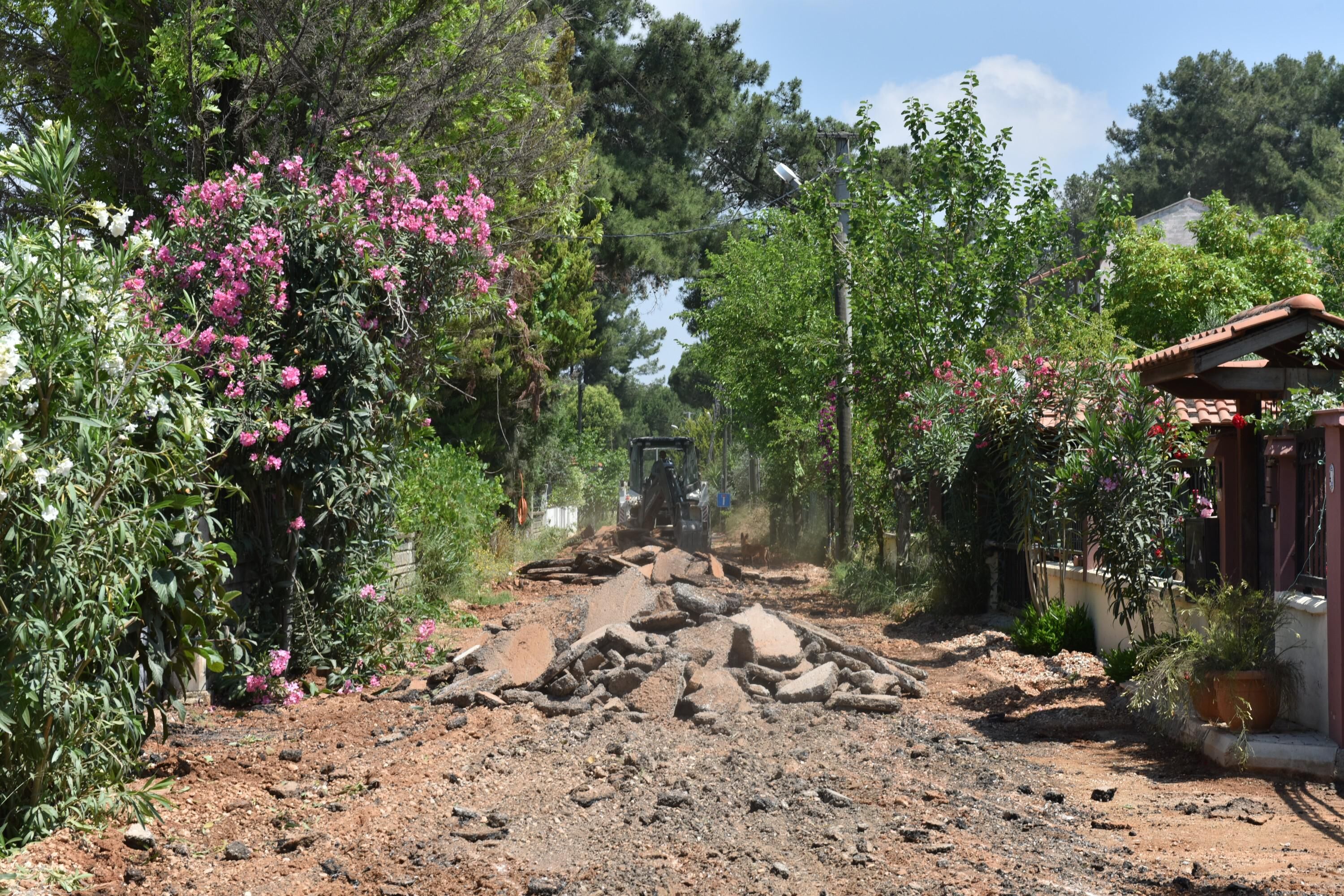 Antalya’nın Kepez’deki Sıkıntılı Mahallesine Çalışma Atağı (4)