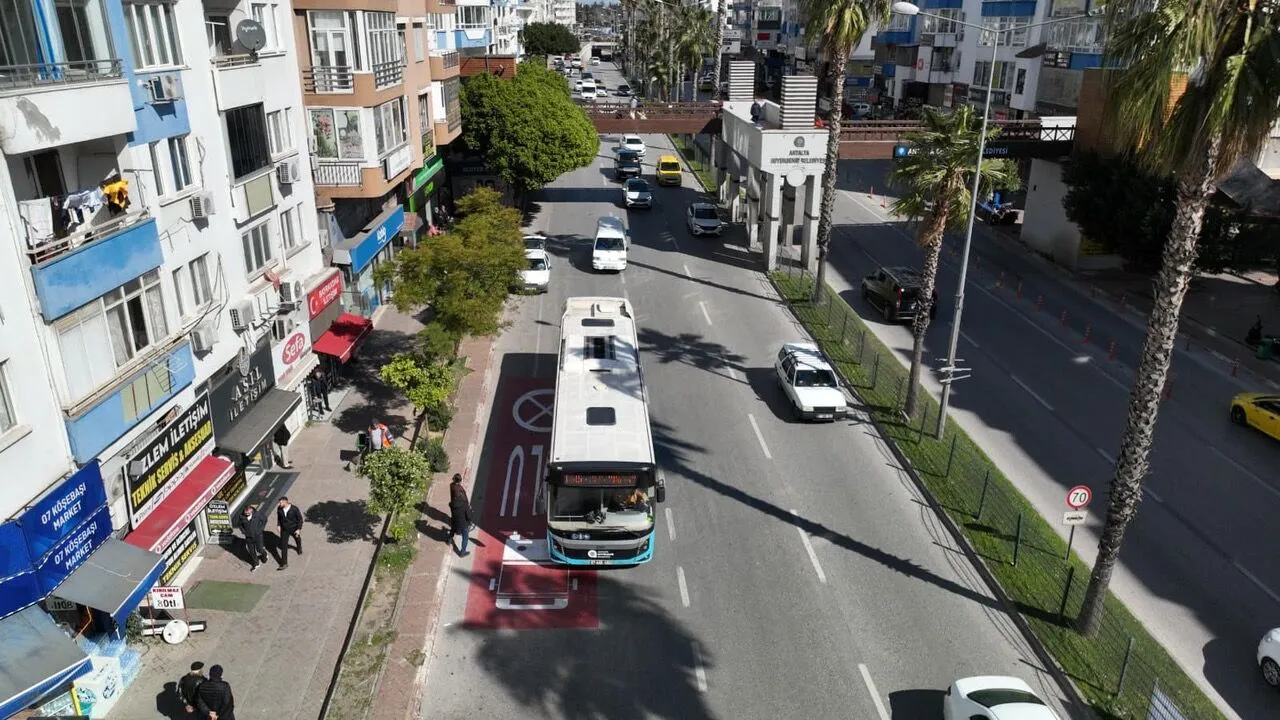 Antalya’nın Tabelaları Ne Anlatıyor (1)