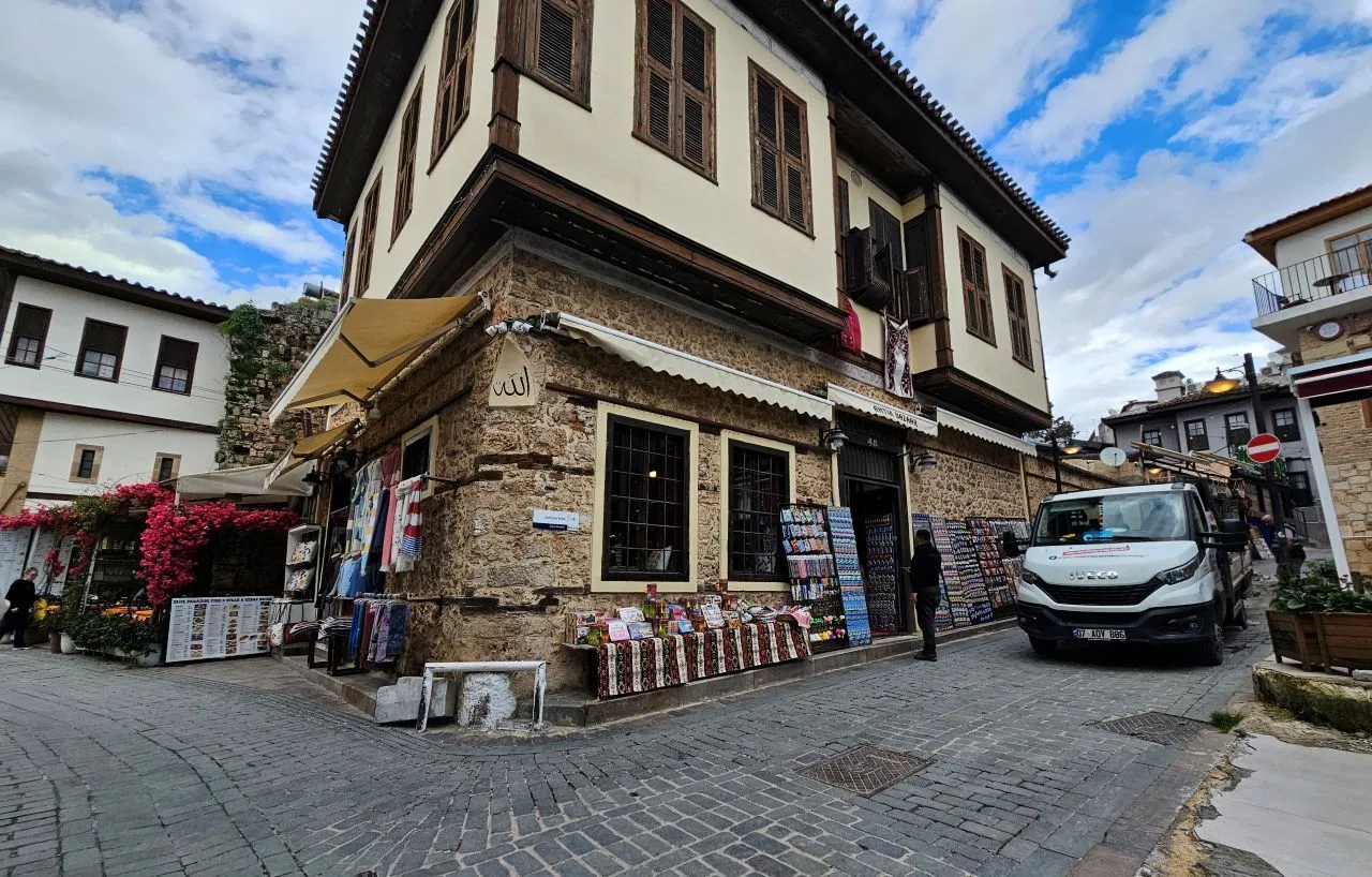 Antalya’nın Tabelaları Ne Anlatıyor (3)