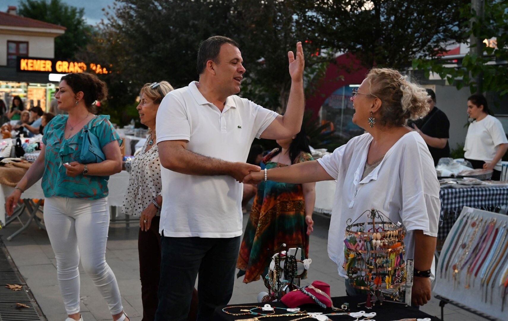 Antalya’nın Turizm Merkezinde Ilk Kermes Göz Doldurdu (2)