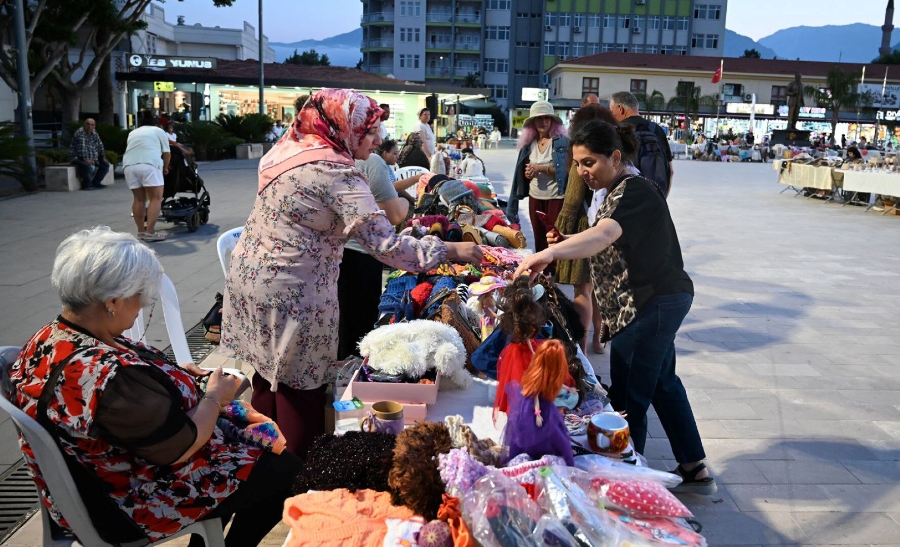 Antalya’nın Turizm Merkezinde Ilk Kermes Göz Doldurdu (3)