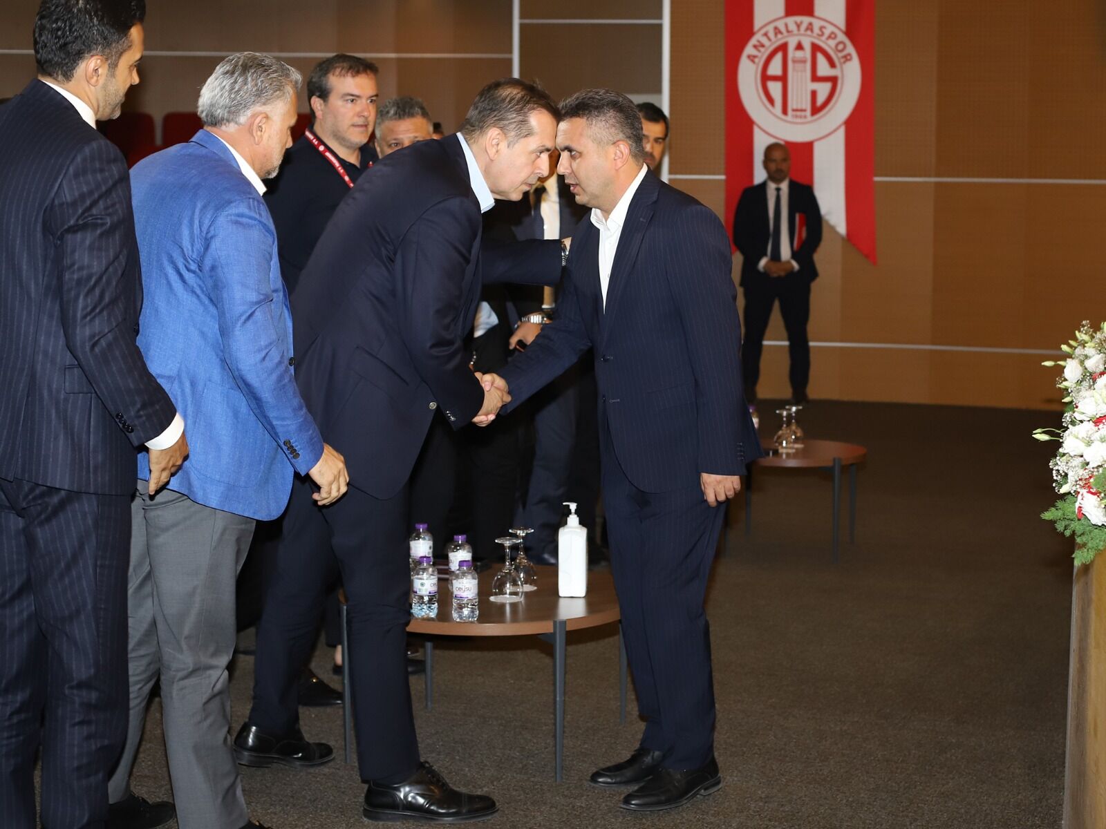 Antalyaspor Yönetimi, Yoğun Gündemle Toplanıyor (2)