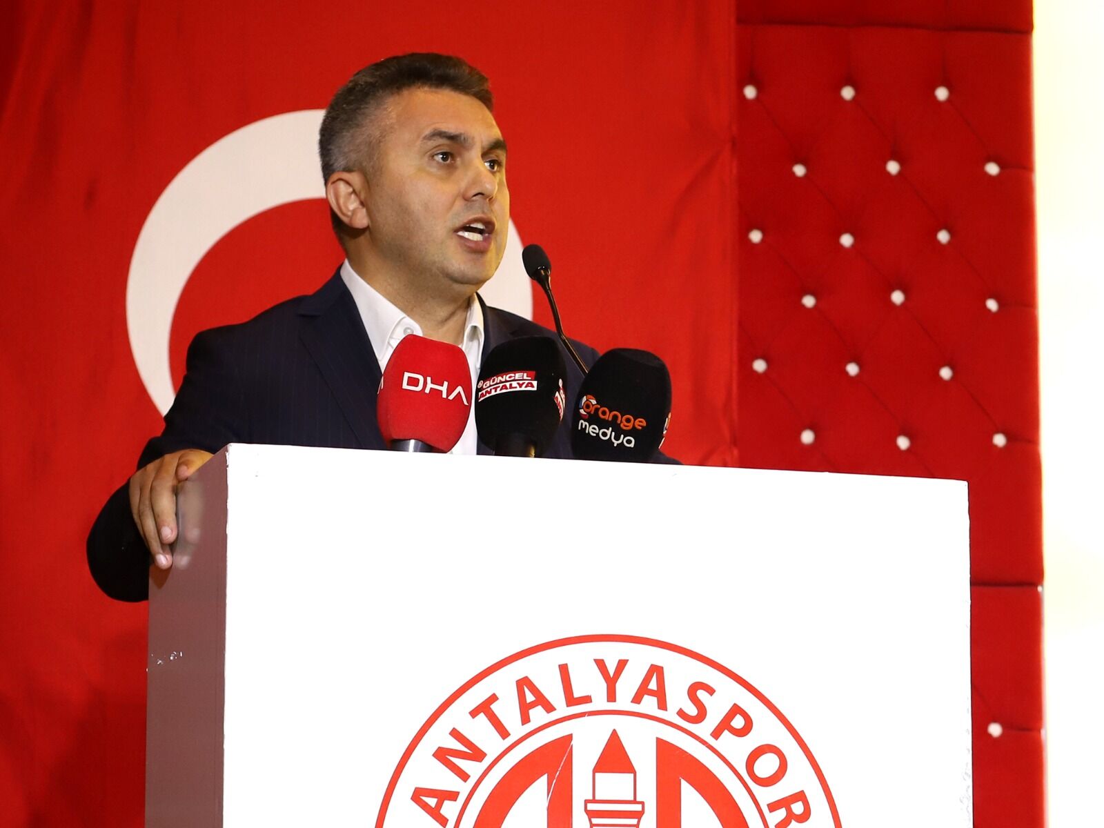 Antalyaspor Yönetimi, Yoğun Gündemle Toplanıyor (3)