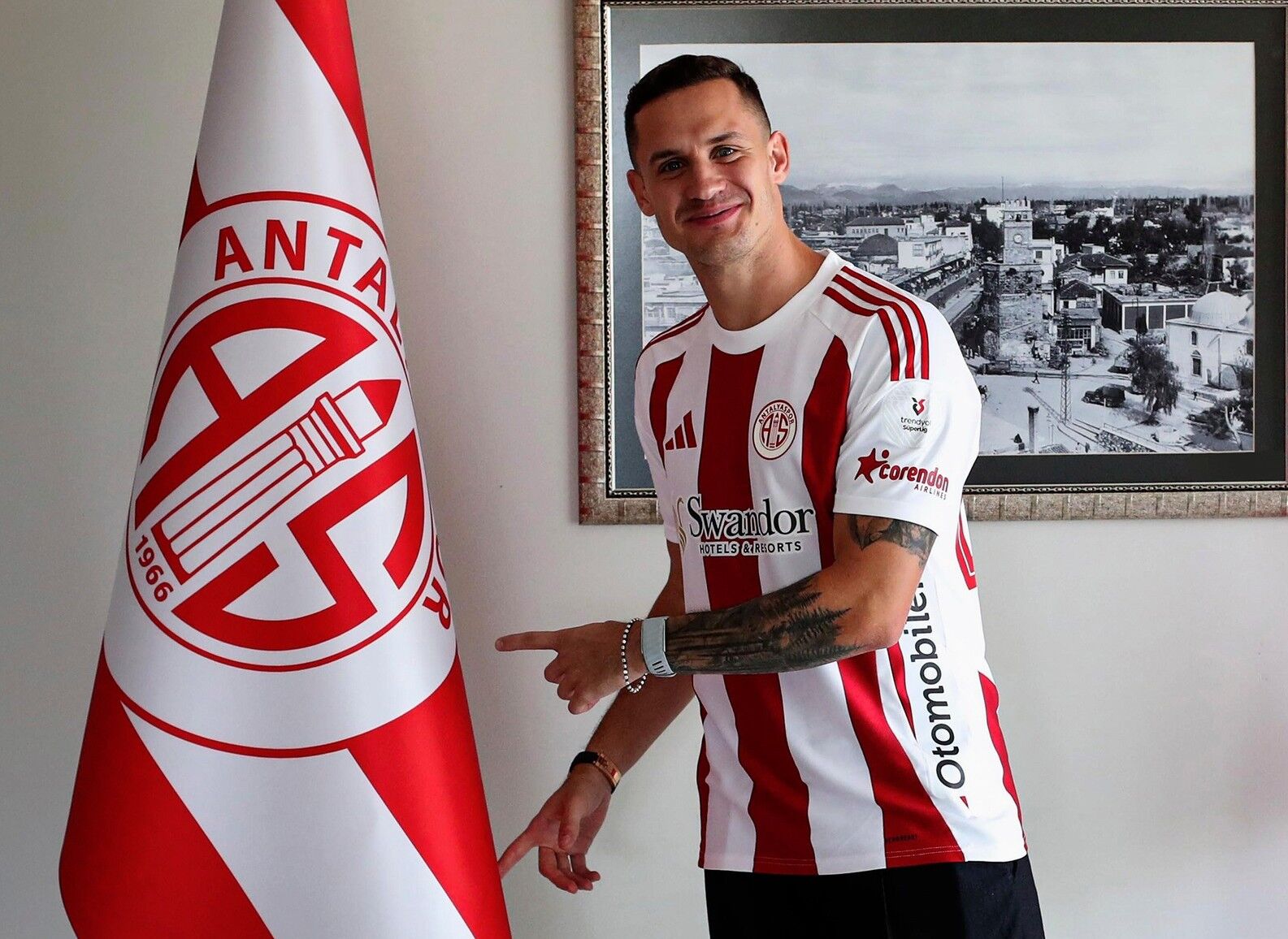 Antalyaspor’un Futbolcusuna Yunanistan Ve İngiltere Talip (3)