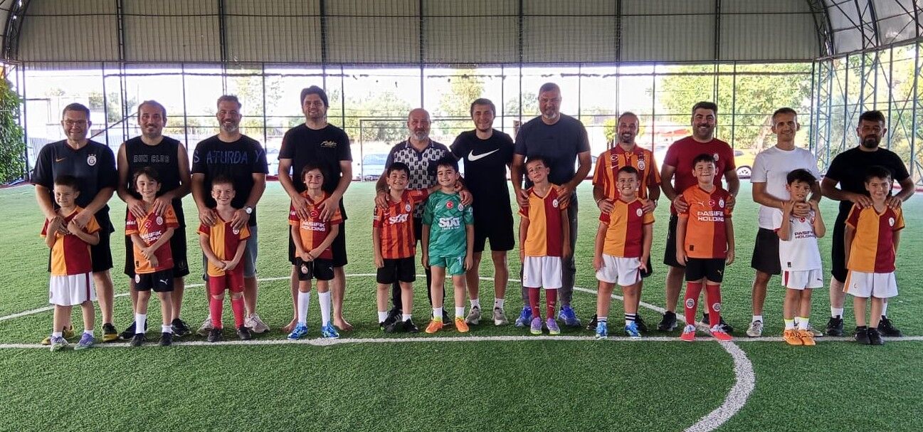 Babalar Günü’nde Anlamlı Etkinlik! Babalar Ve Oğulları Kapıştı, Anneler Destekledi (3)