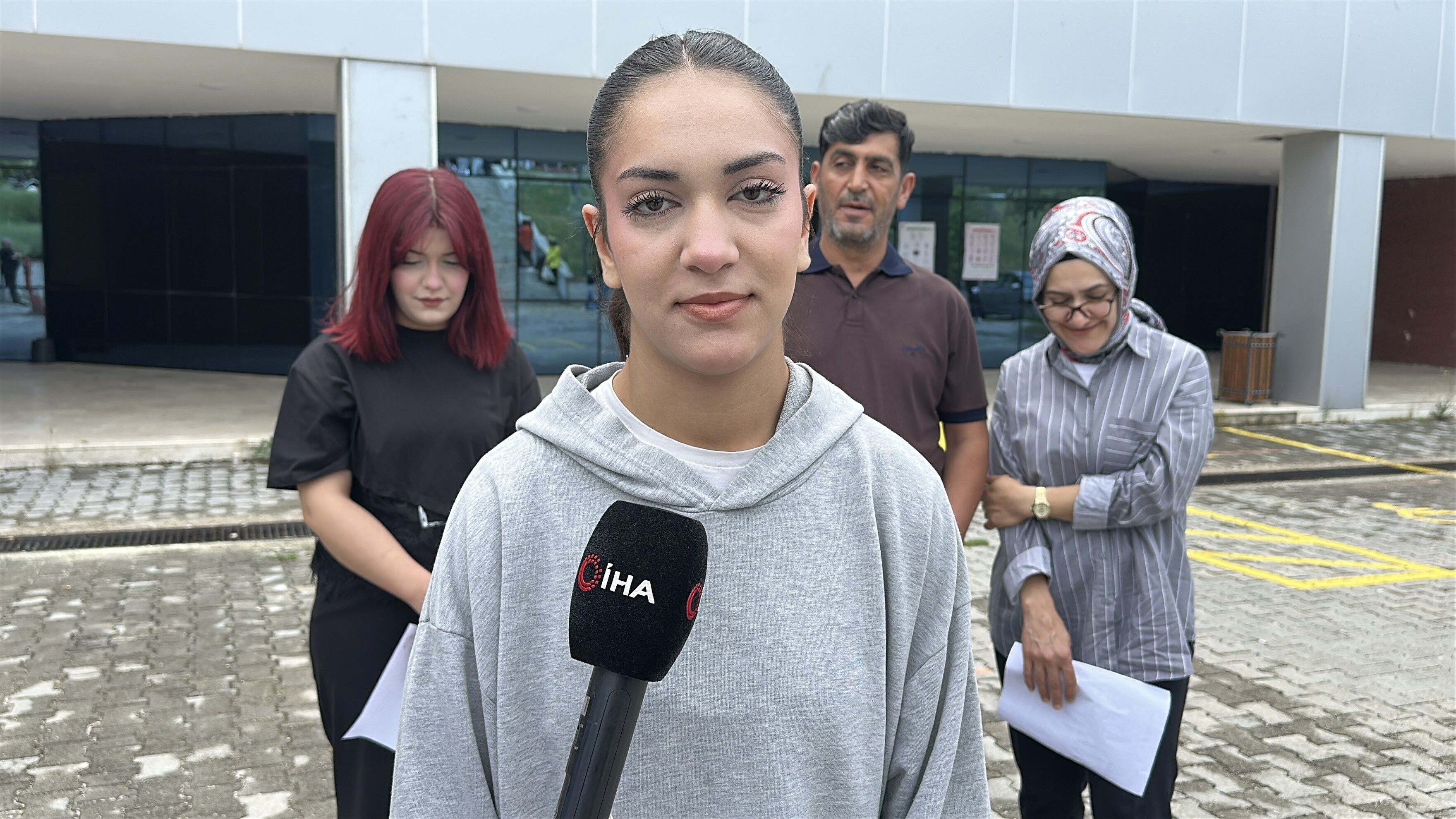Burdur’da Aile Boyu Yks Heyecanı! Aynı Ailede 4 Kişi Sınava Girdi (1)