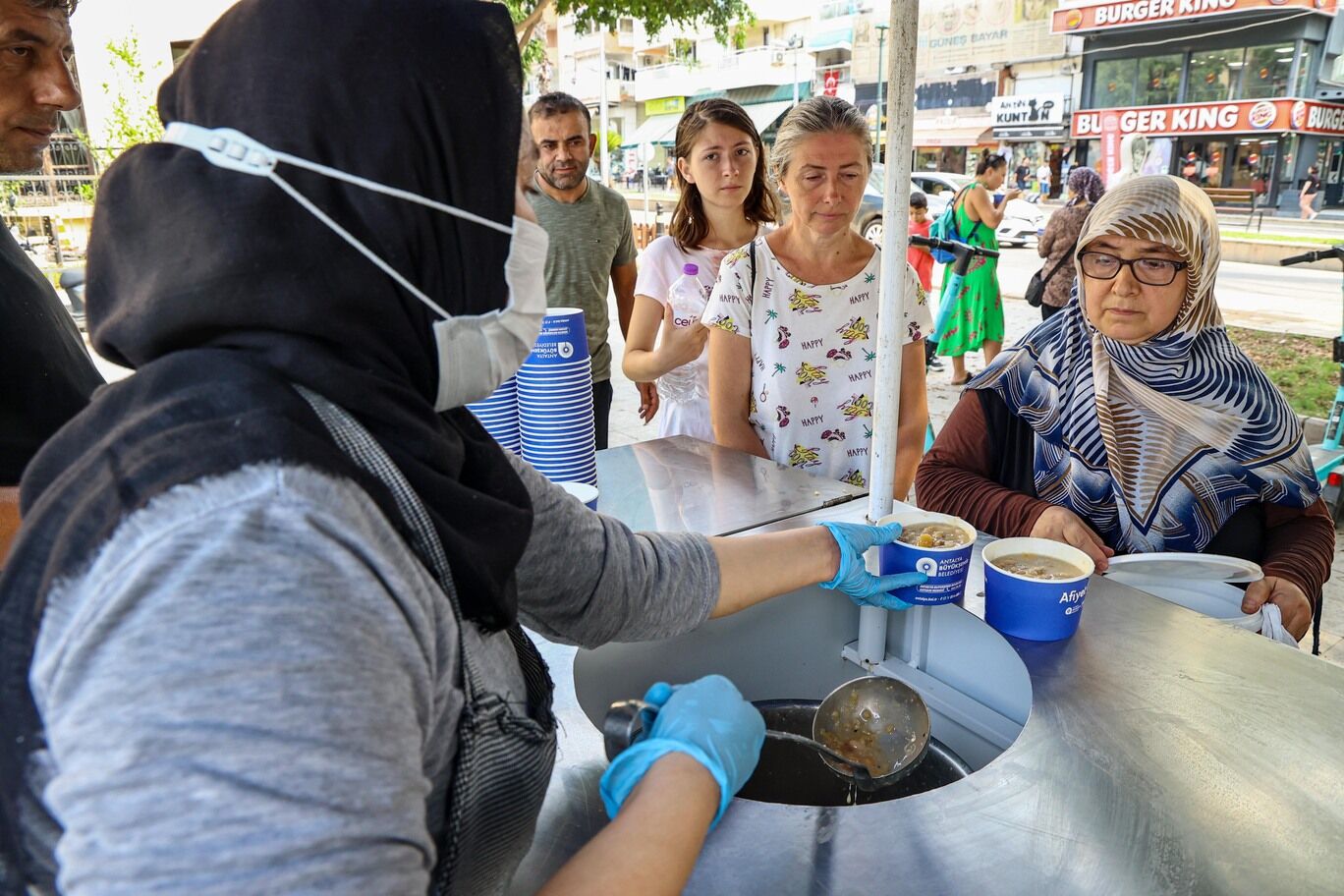 Büyükşehir Belediyesi’nden 19 Ilçede 40 Bin Aşure Dağıtımı Gerçekleştirilecek (2)