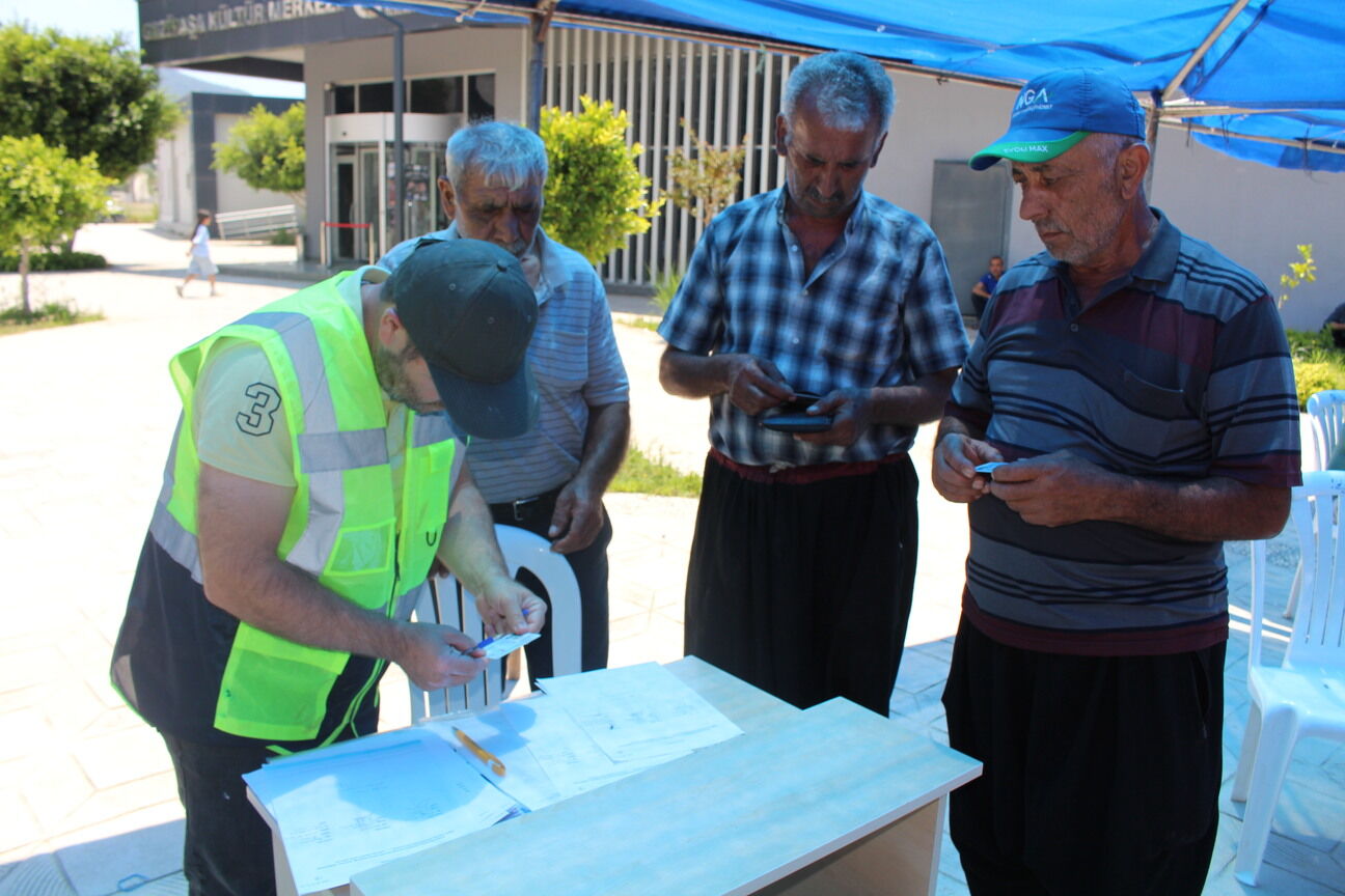 Büyükşehir’den Gazipaşalı Üreticilere Naylon Desteği (3)