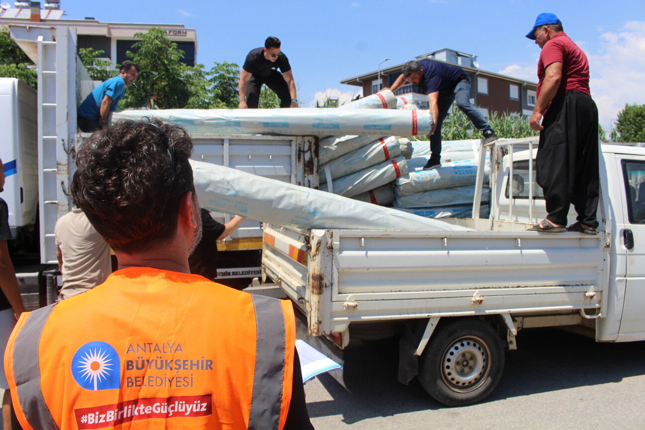 Büyükşehir’den Gazipaşalı Üreticilere Naylon Desteği (4)