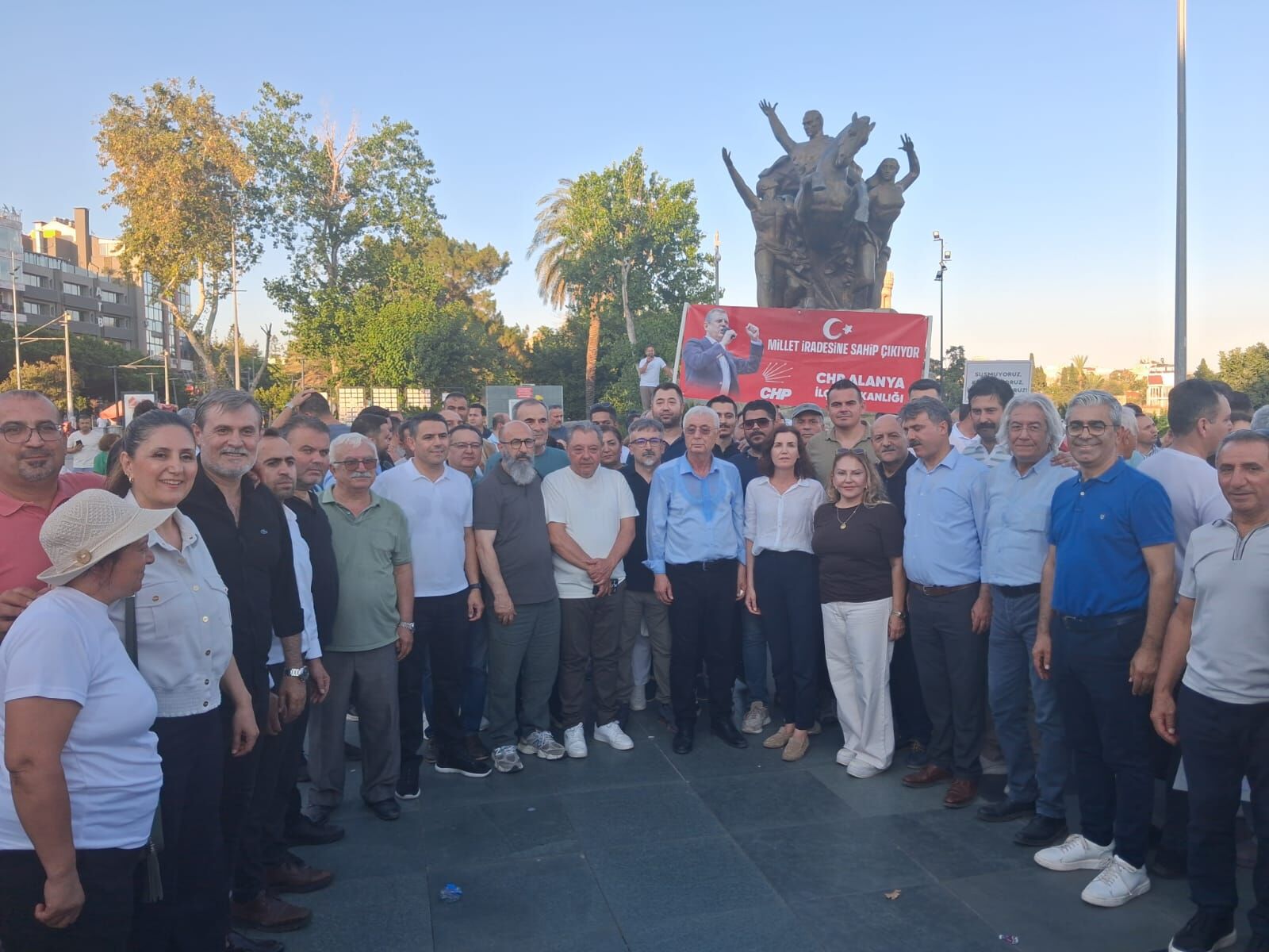 Chp Antalya Nail Kamaci Icinn Toplandi (2)