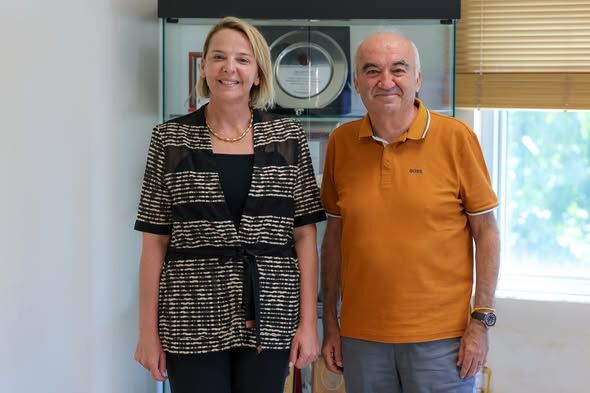 Hatice Öz’den Dikkat Çeken Ziyaretler! Hem Rakibini Hem De Ali Bahar’ın Eşini Ziyaret Etti (4)