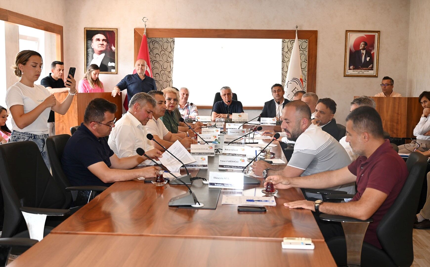 Kemer Belediyesi’nin Meclisinde Gazeteciler Ele Alındı (3)