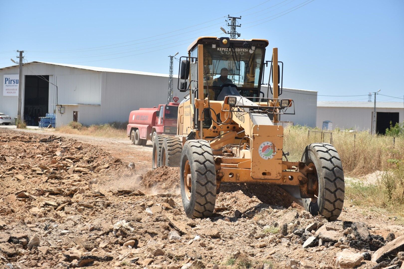 Kepez Belediyesi Dokundu Cadde Konforlu Hale Geldi (1)