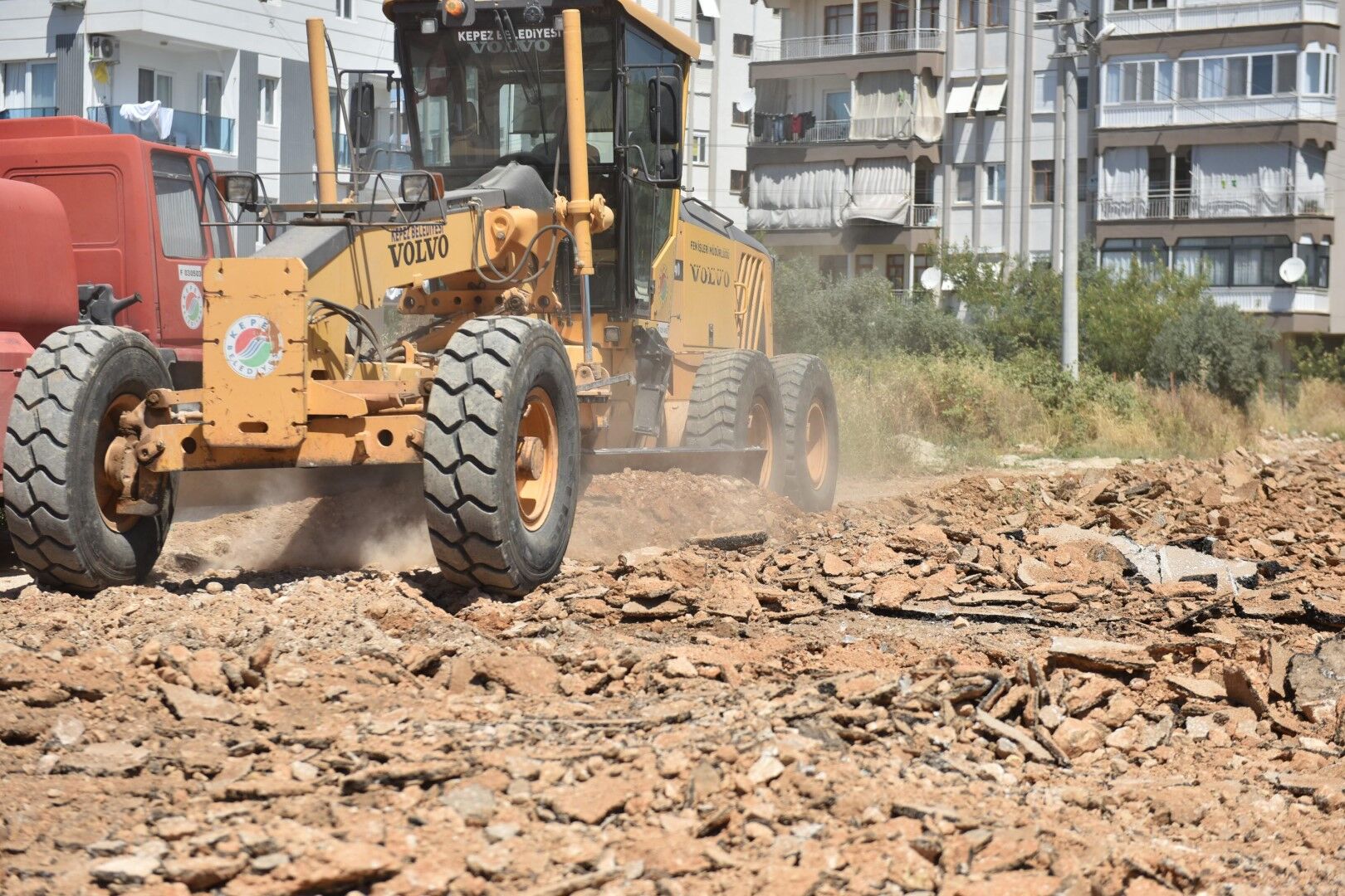 Kepez Belediyesi Dokundu Cadde Konforlu Hale Geldi (4)